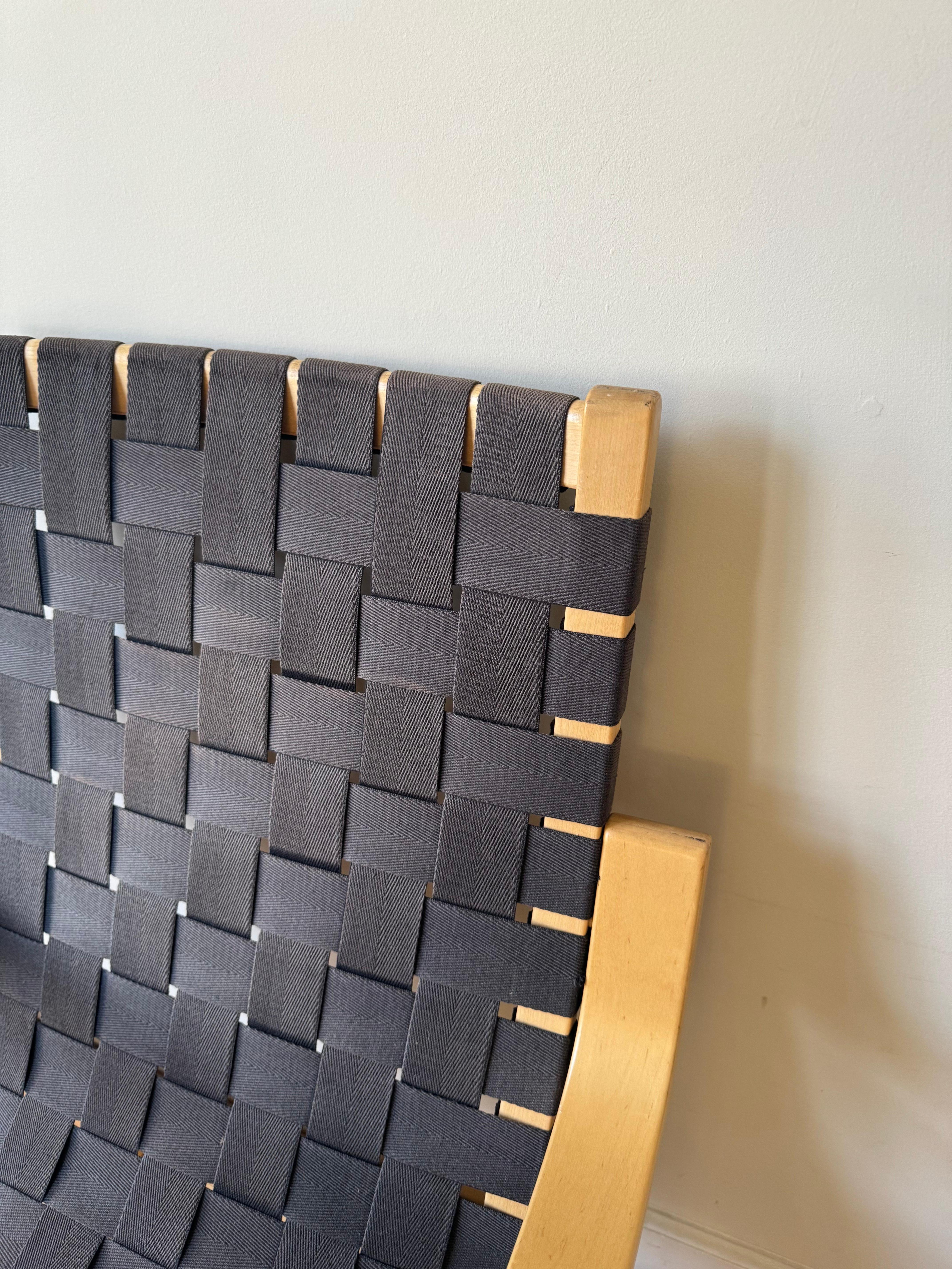Poltrona 406 di Alvar Aalto per Artek in vendita 4