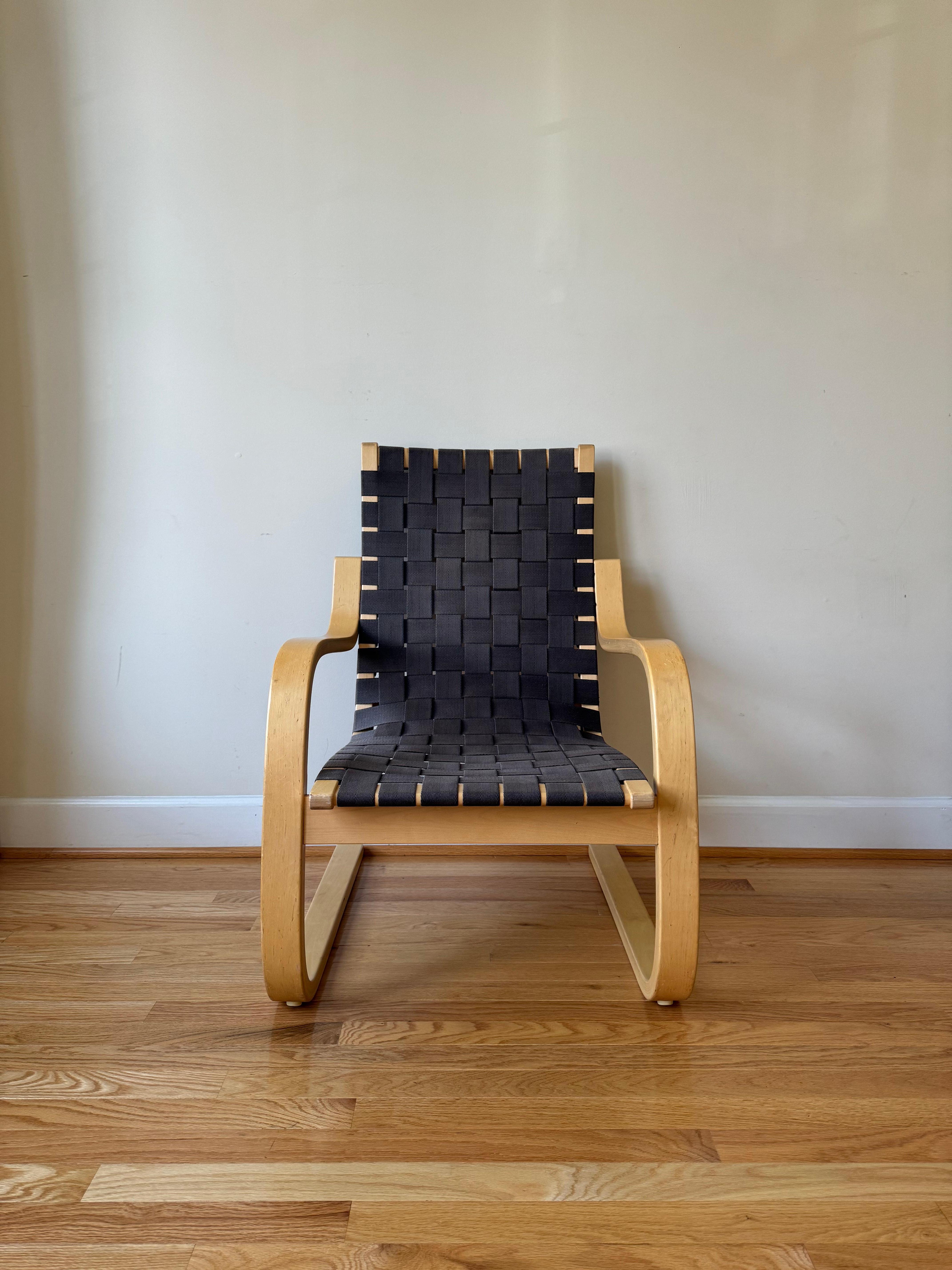 Finlandese Poltrona 406 di Alvar Aalto per Artek in vendita