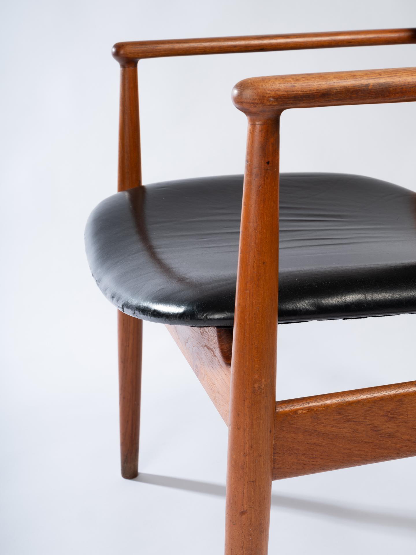 Armchair 48 Designed by Finn Juhl and Fabricated by Niels Vodder For Sale 2