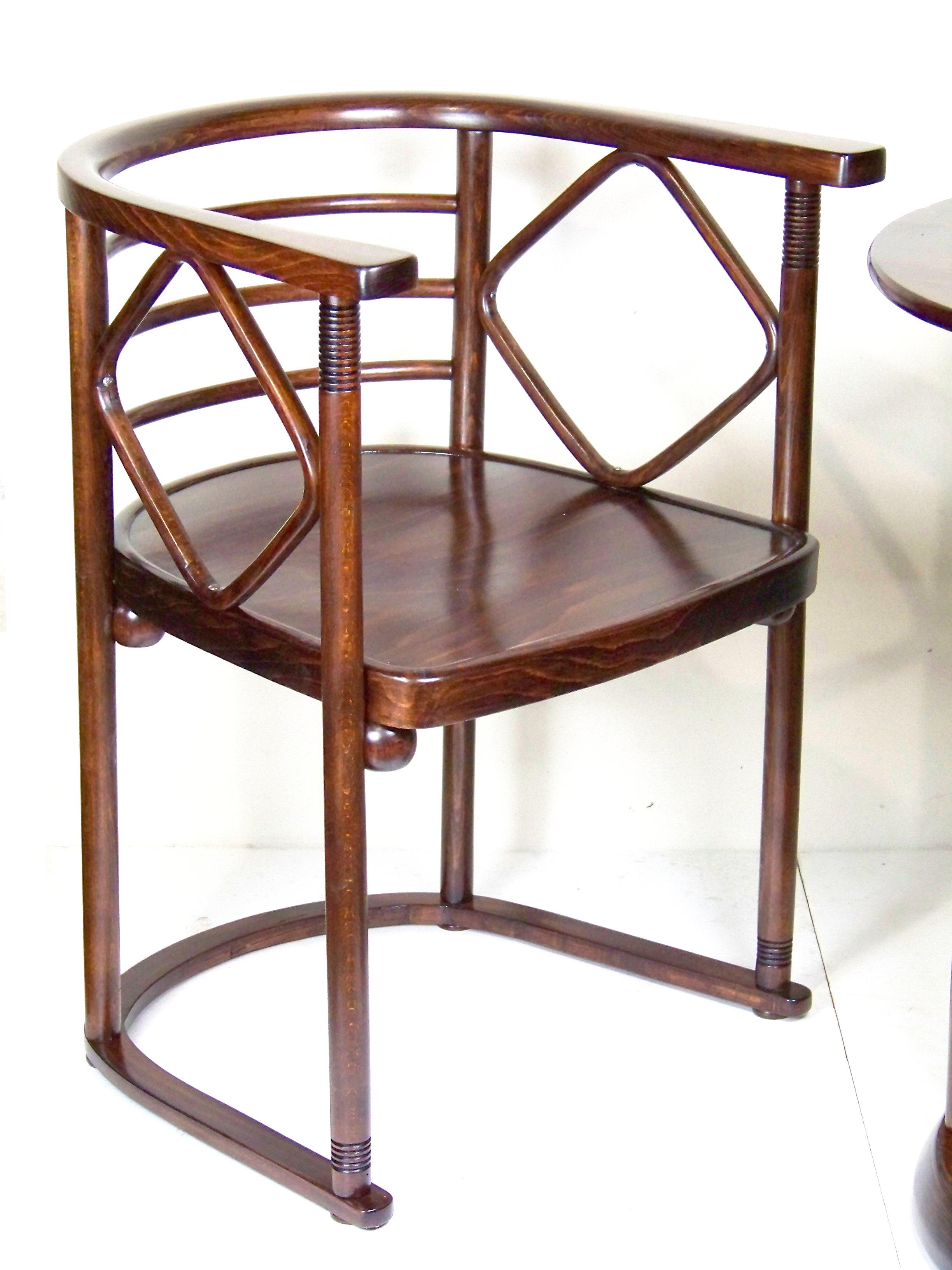 Art Nouveau Armchair and Coffe Table J&J Kohn Nr.728, Josef Hoffmann