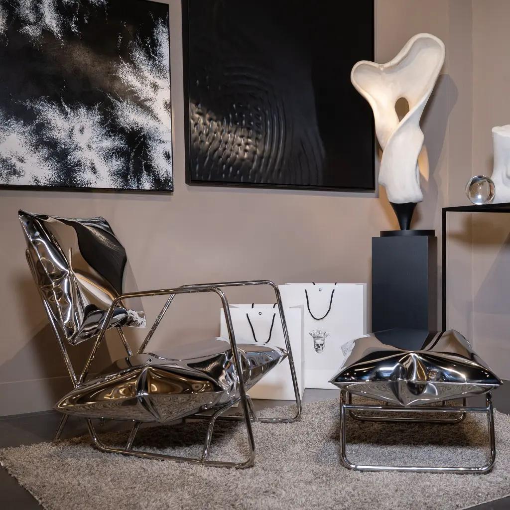 Fauteuil et repose-pieds, Design/One des années 70, Acier inoxydable, Pièce unique Excellent état - En vente à Saint-Ouen, FR