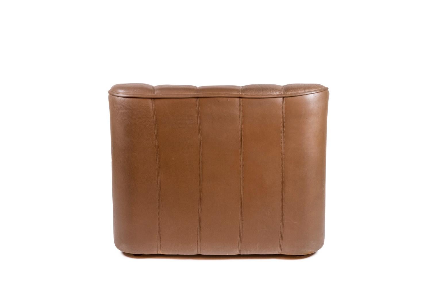 Armchair and Ottoman in Leather, 1970s For Sale 1