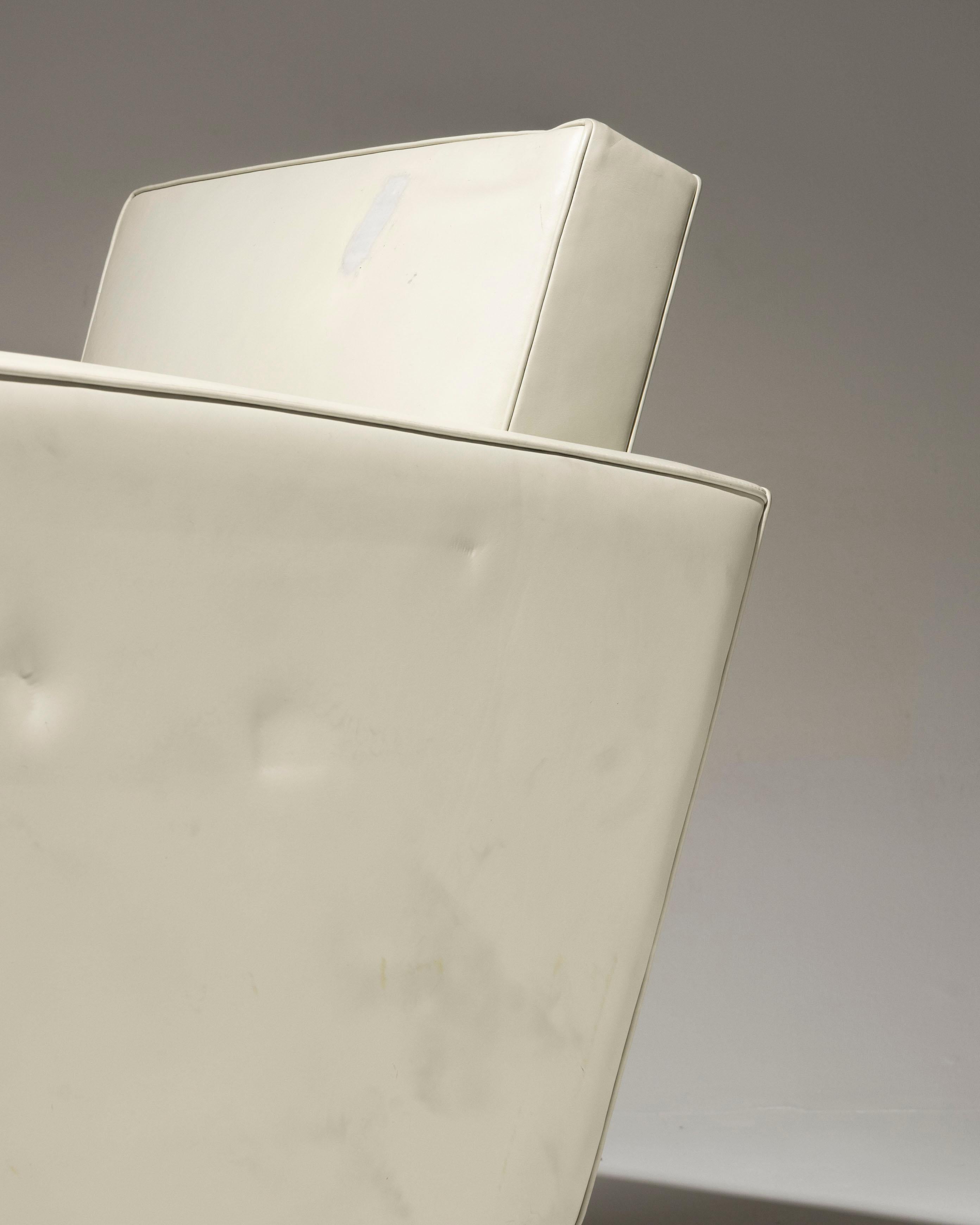 Art Deco Armchair and Ottoman in White Leather, Jacques Adnet, 1930s For Sale