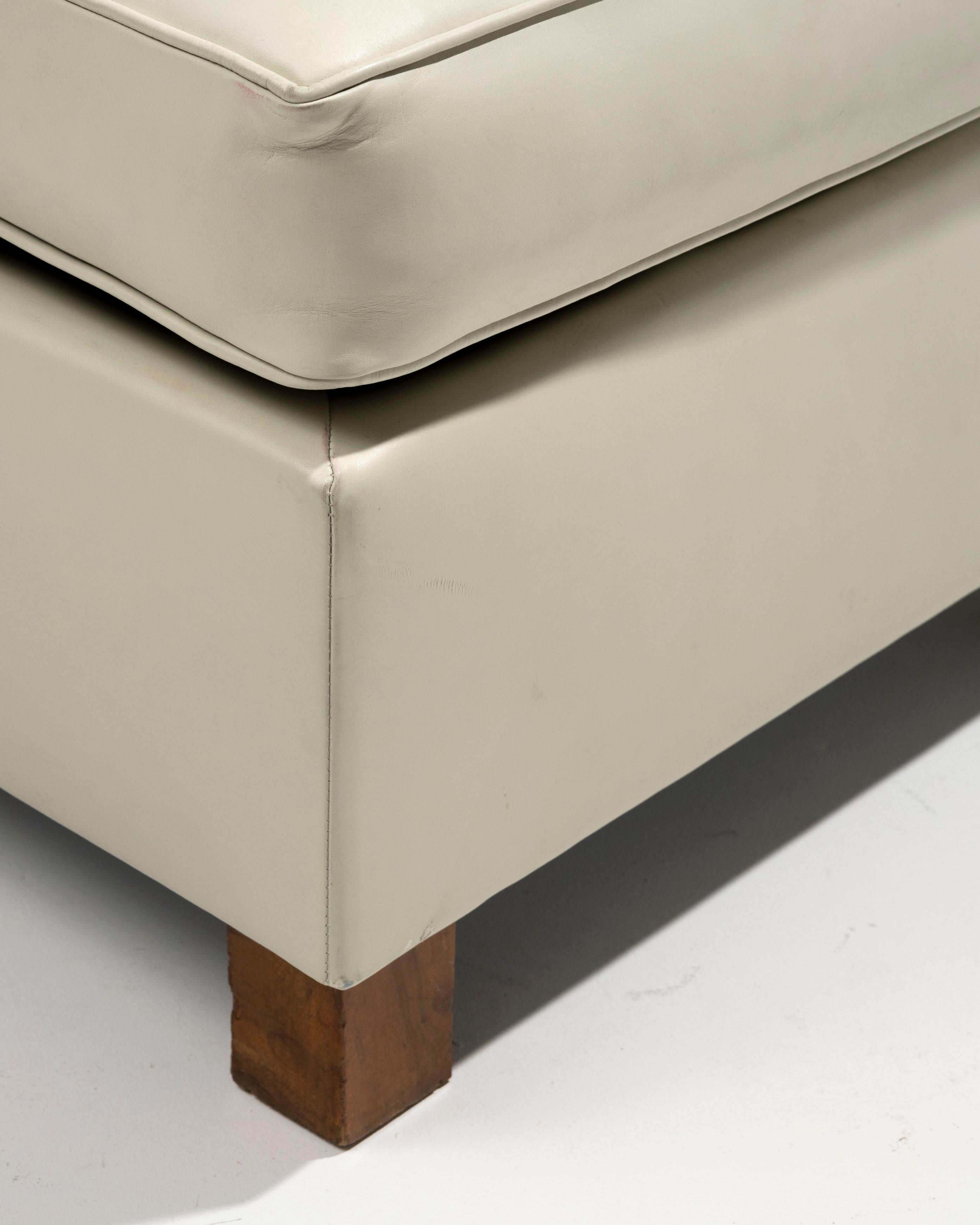 Armchair and Ottoman in White Leather, Jacques Adnet, 1930s For Sale 1