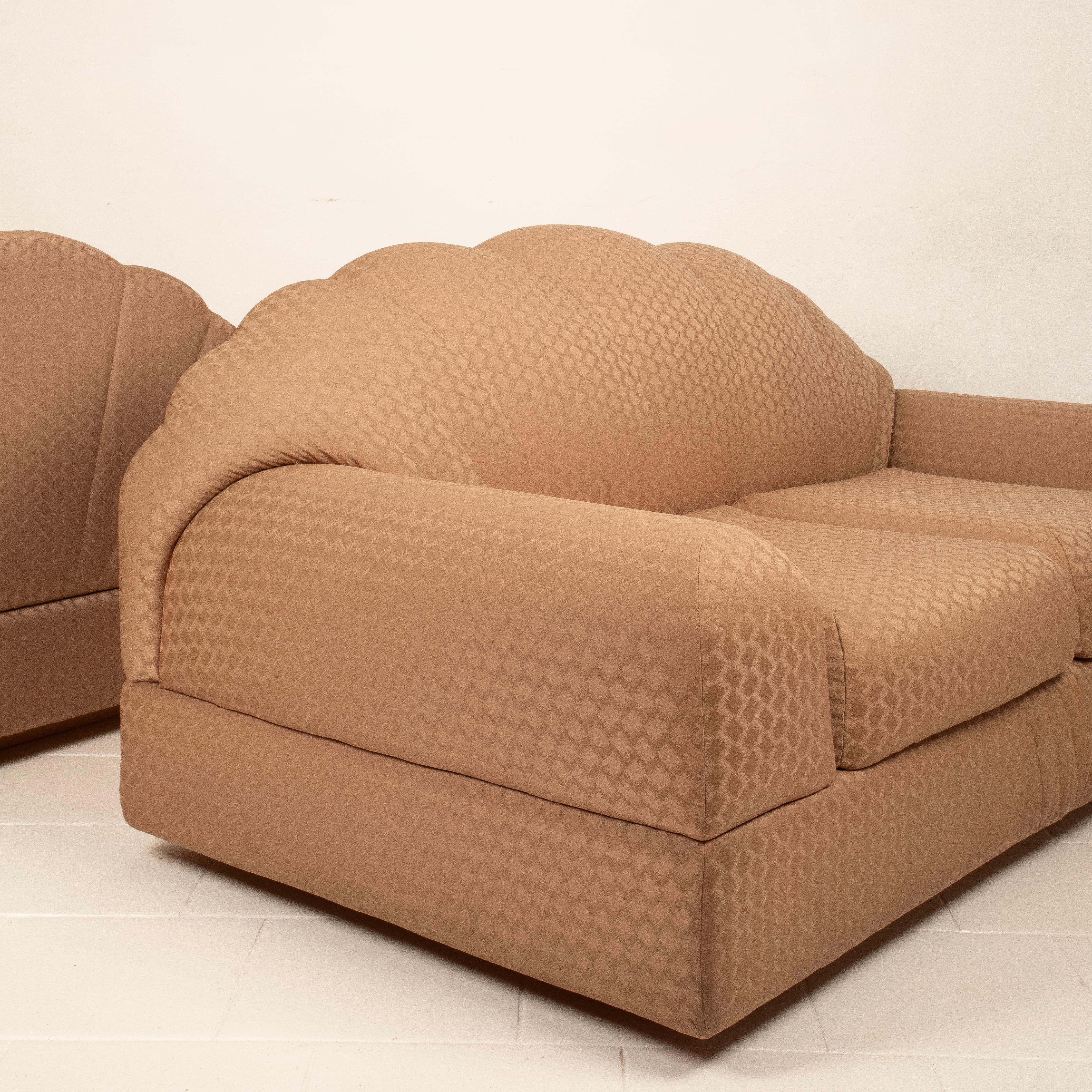 Sillón y sofá de Alain Delon para Maison Jansen en venta 3