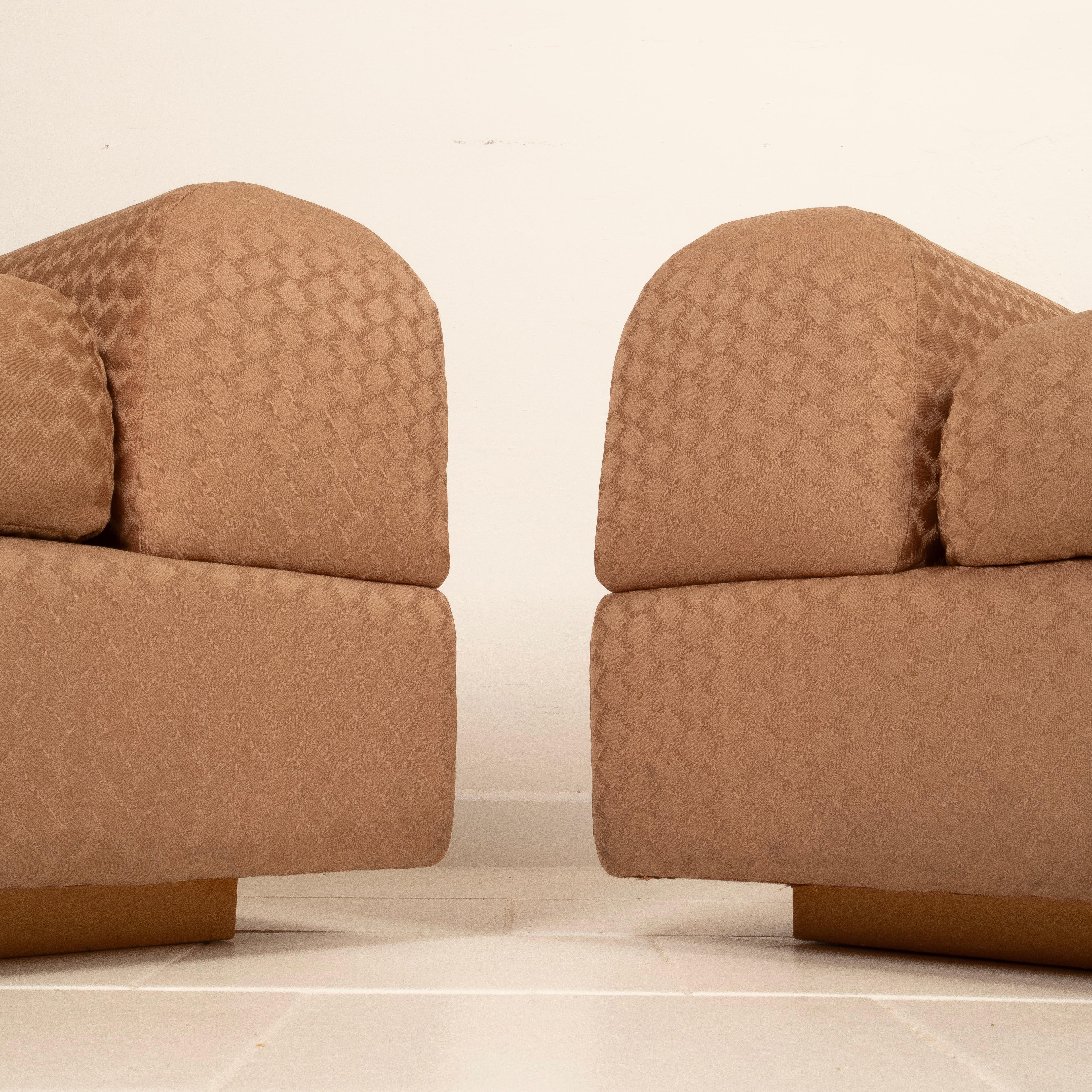 Sillón y sofá de Alain Delon para Maison Jansen en venta 8