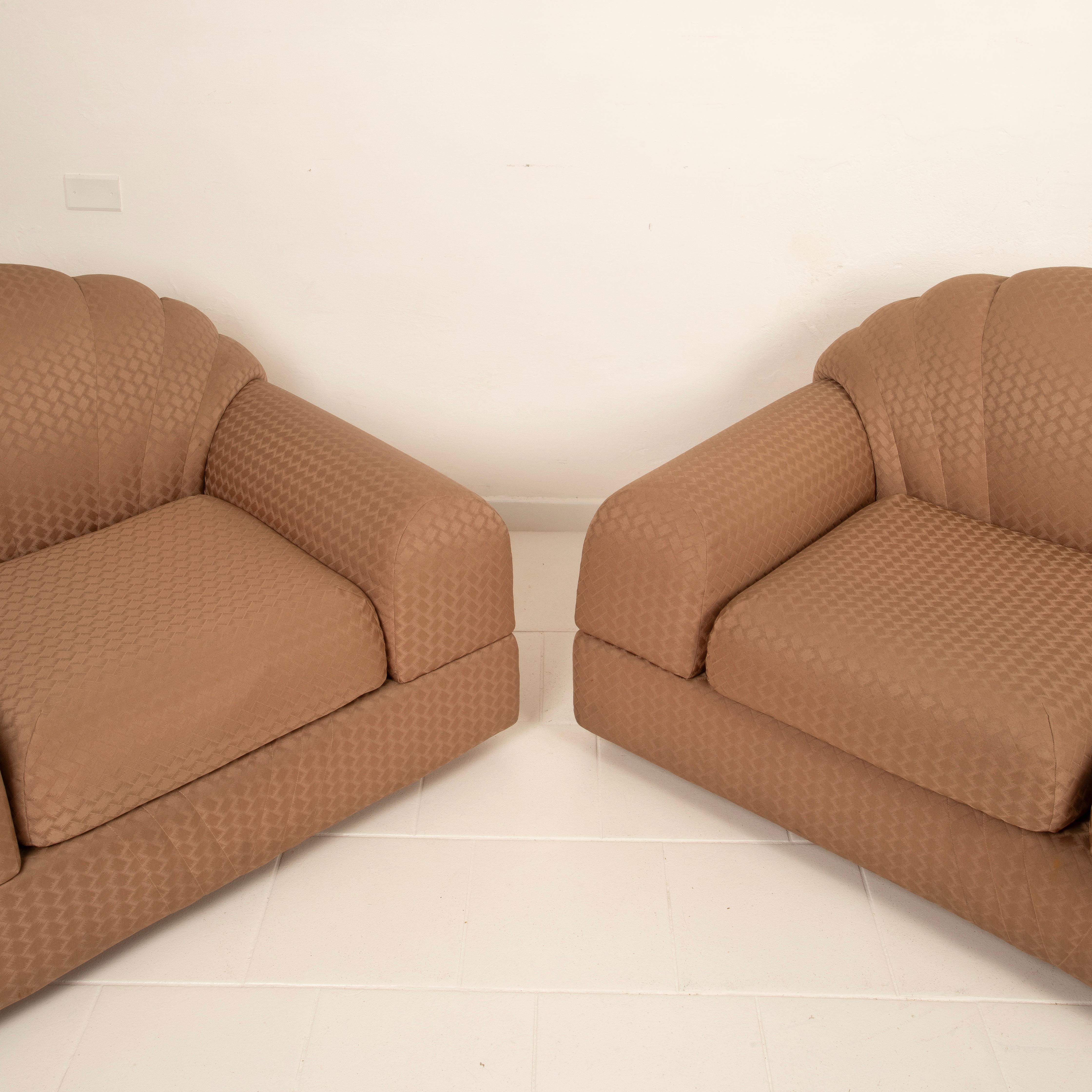 Sillón y sofá de Alain Delon para Maison Jansen en venta 9