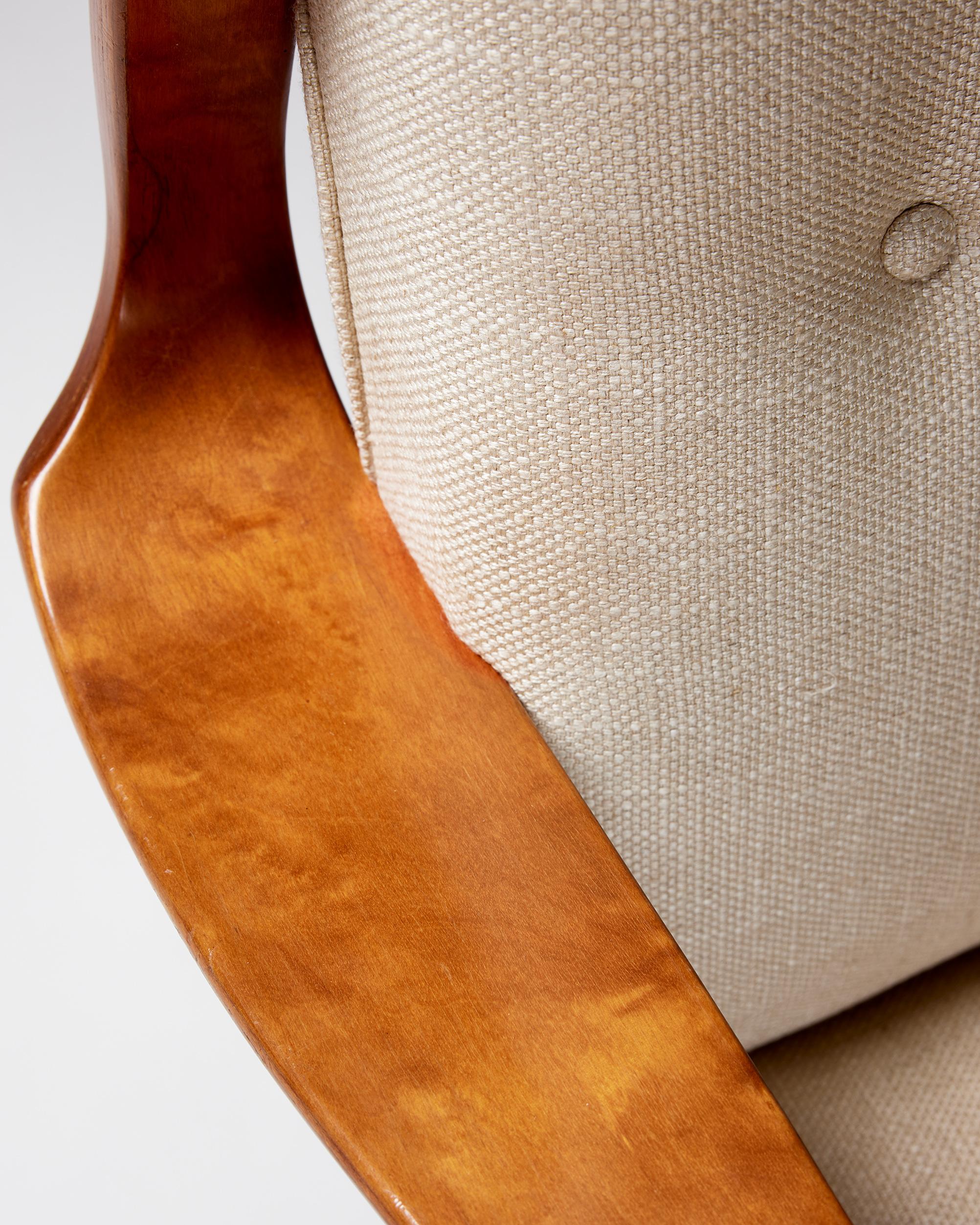 1940s Swedish Modern Armchair – Sculptural Wooden Arms and Upholstered Seat For Sale 3