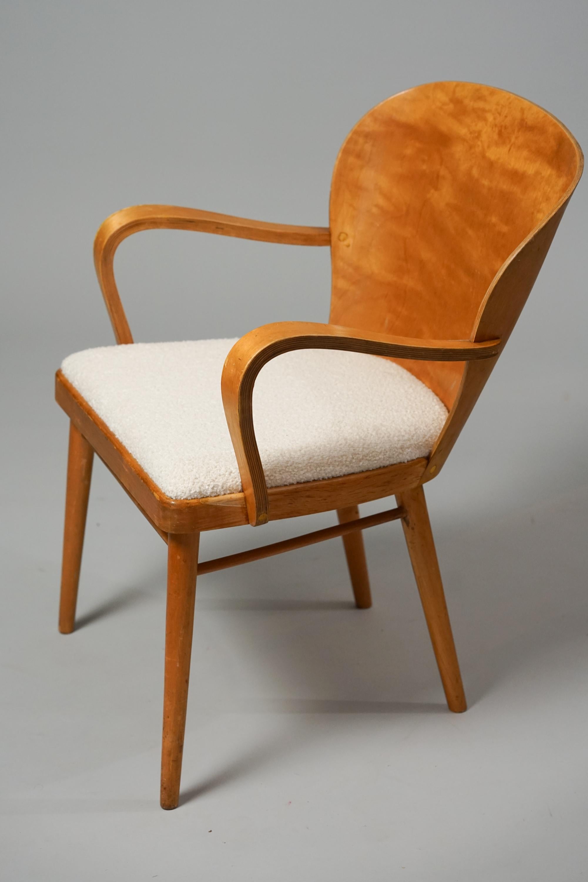 Scandinavian Modern Armchair, attr. Gunnel Nyman, 1940s, Finland For Sale