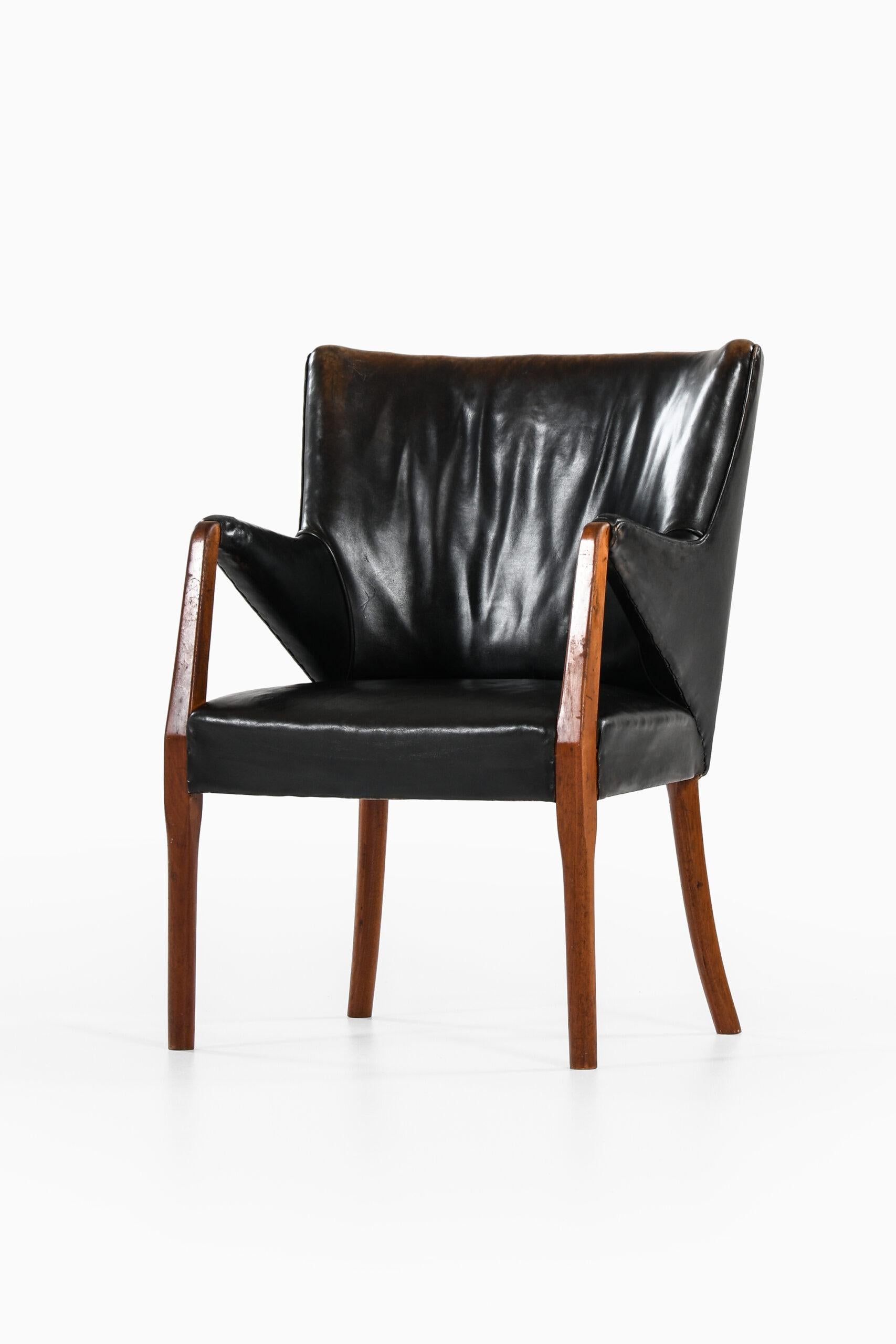 Scandinavian Modern Armchair Attributed to Peter Hvidt & Orla Mølgaard-Nielsen For Sale