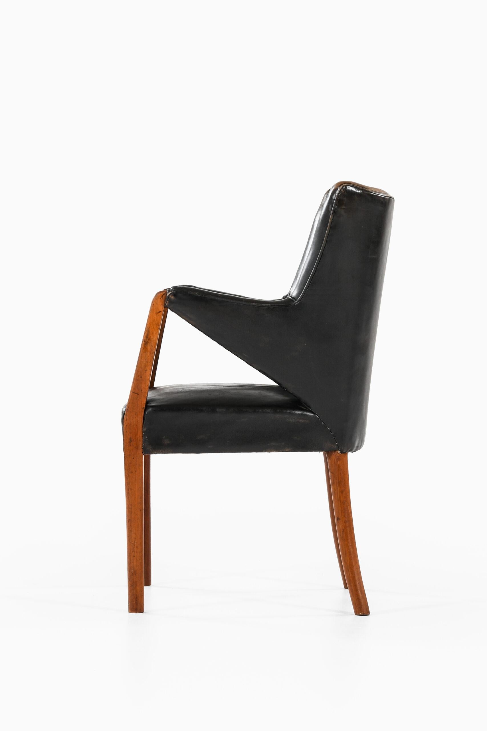 Mid-20th Century Armchair Attributed to Peter Hvidt & Orla Mølgaard-Nielsen For Sale