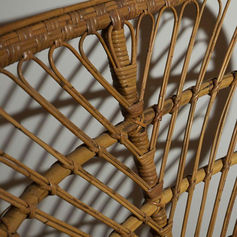 Sessel Biancamano aus Rattan von Gio Ponti

1950er Jahre Gio Ponti & Lio Carminati 'Biancamano' Rattanstuhl für Bonacina.

Zusätzliche Informationen:
MATERIAL: Rattan
Künstler: Gio Ponti
Größe: 84 B x 80 T x 120 H cm.