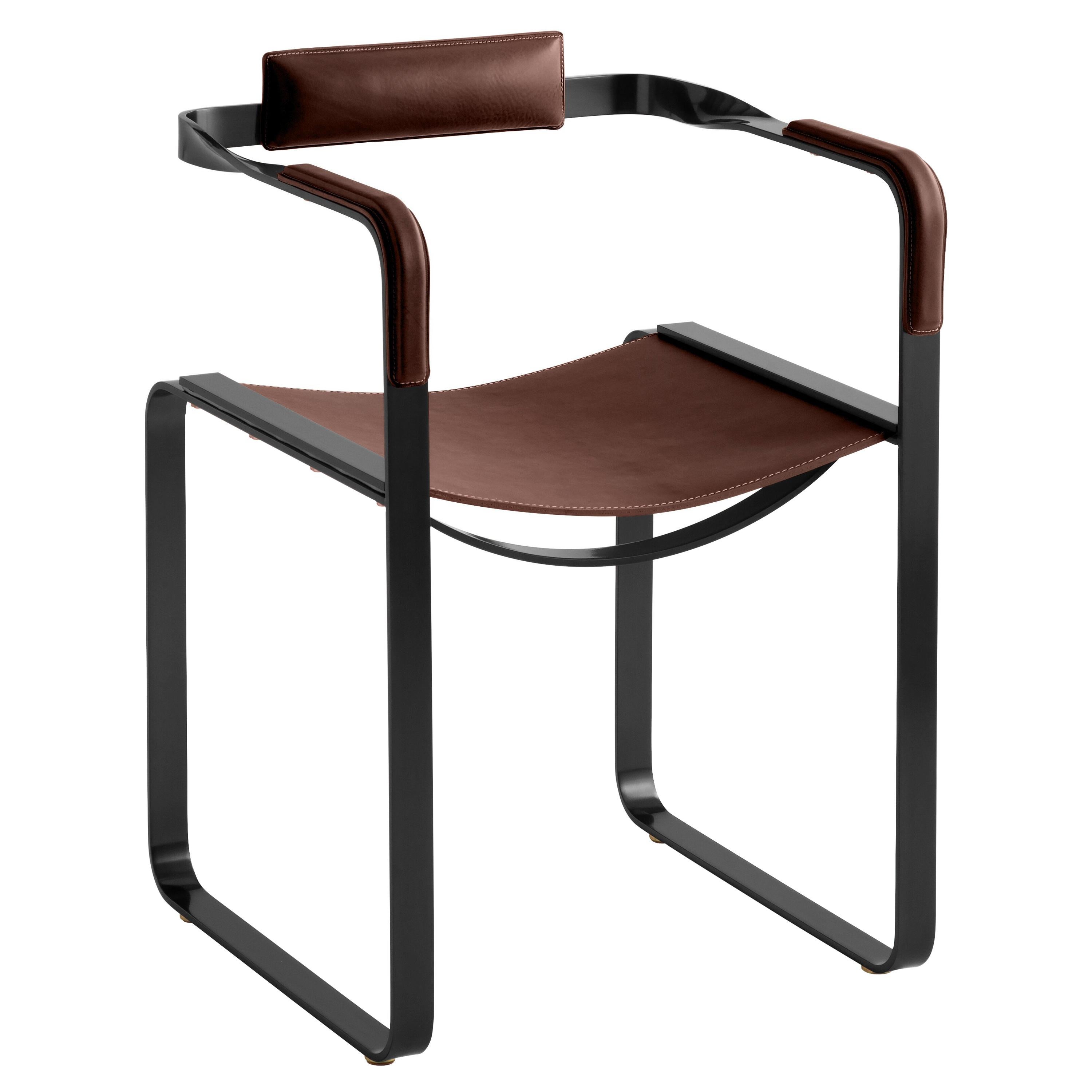 Sessel aus schwarzem Rauchstahl und dunkelbraunem Sattelleder, zeitgenössisches Design