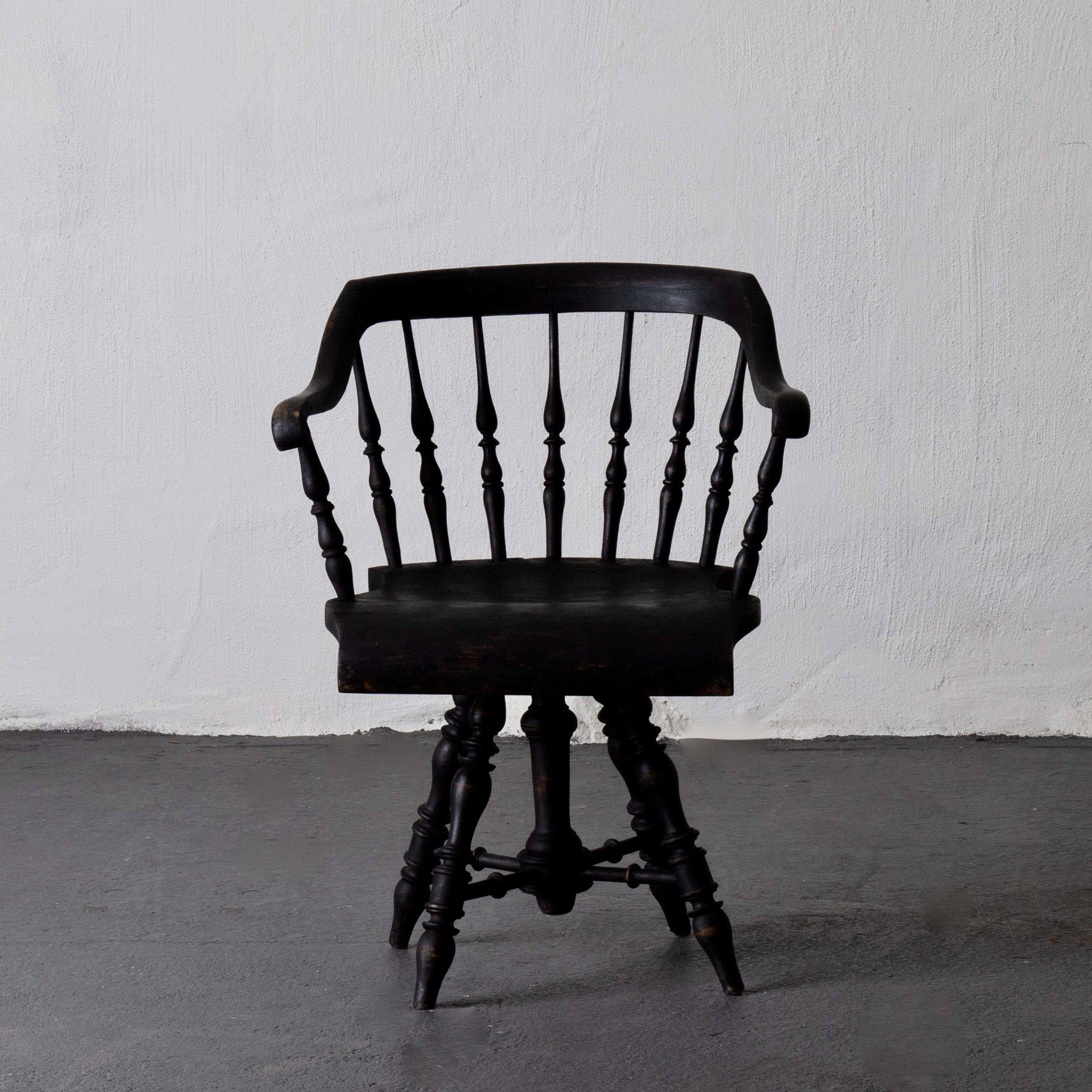 Artisanat Fauteuil, chaise noire Capitaine suédois XIXe siècle Suède  en vente