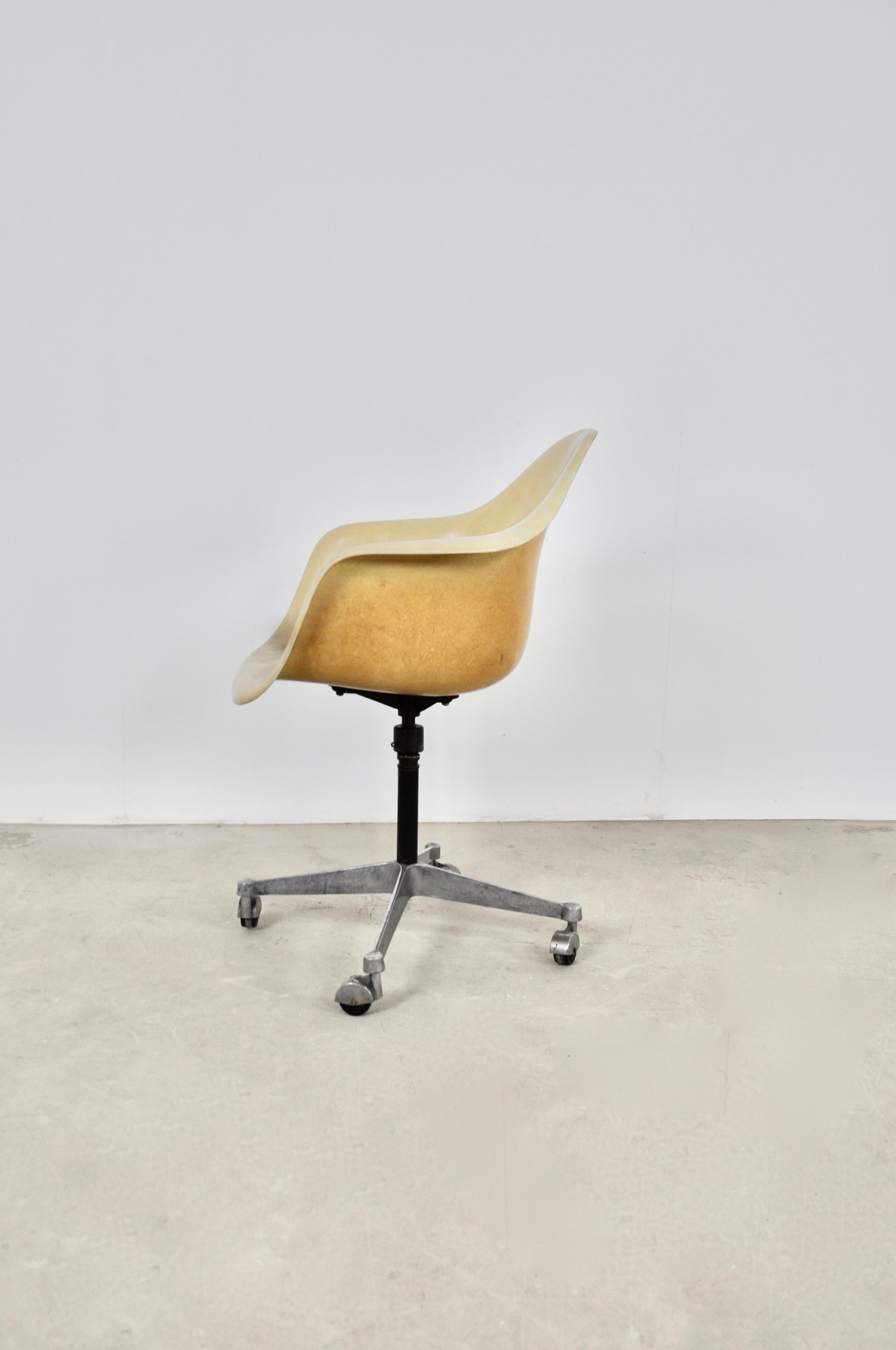 Armchair by Charles and Ray Eames for Herman Miller, 1970s In Good Condition In Lasne, BE