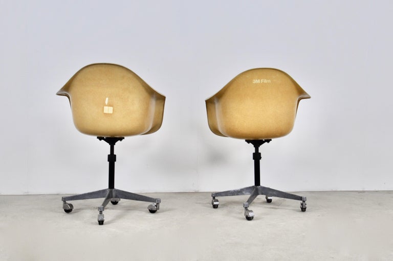Metal Armchair by Charles and Ray Eames for Herman Miller, 1970s For Sale