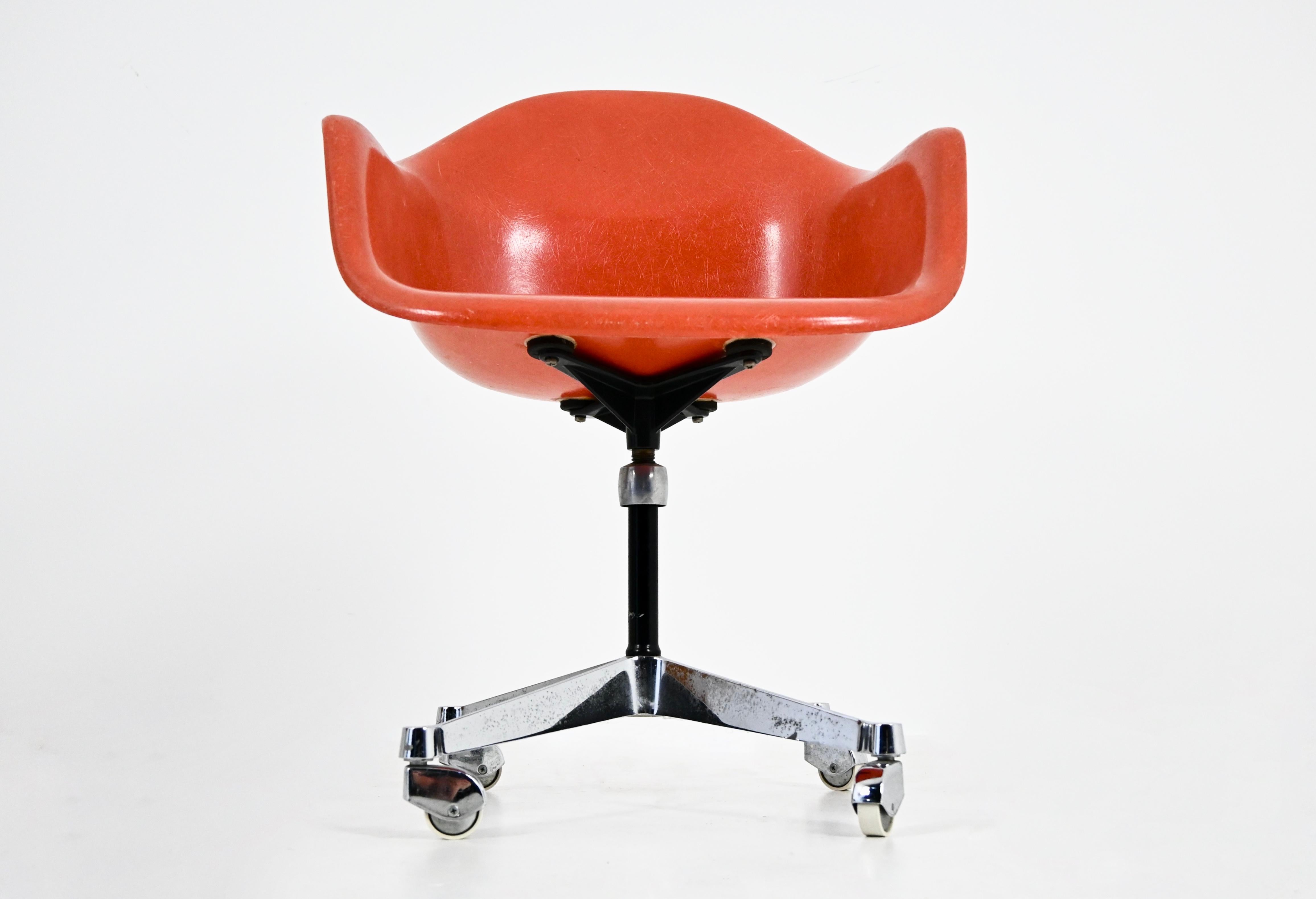 Armchair by Charles and Ray Eames for Herman Miller, 1970s in vendita 1