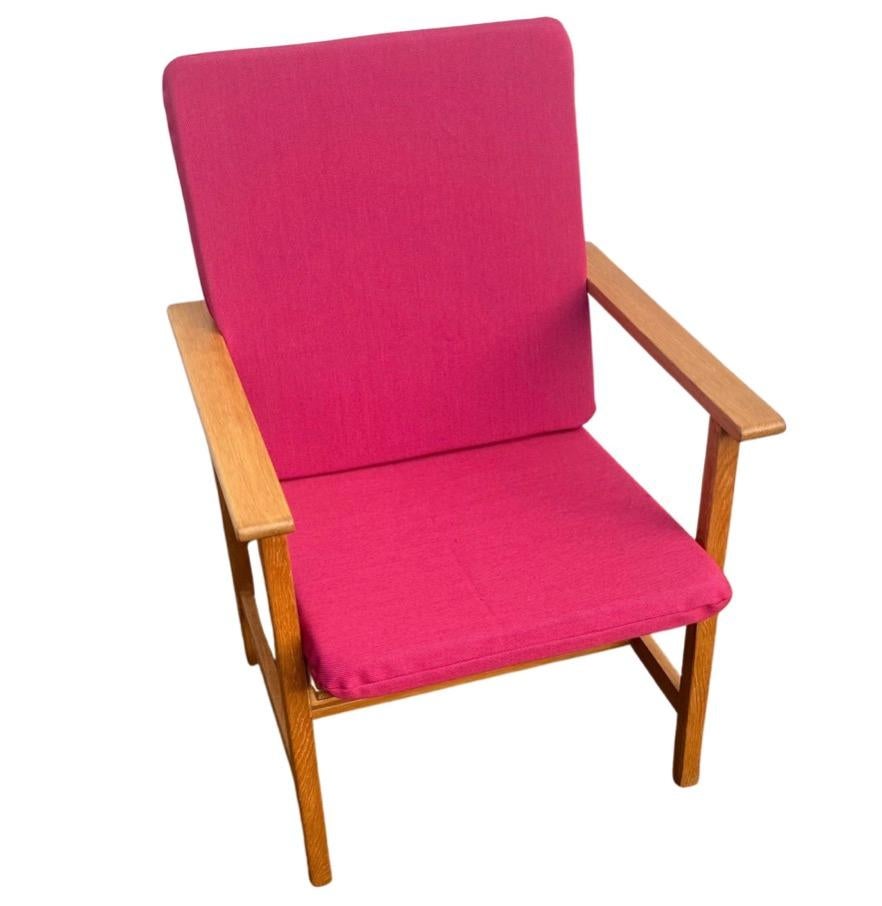 Mid-Century Modern Lounge chair by Danish Designer Borge Mogensen, Model 2257