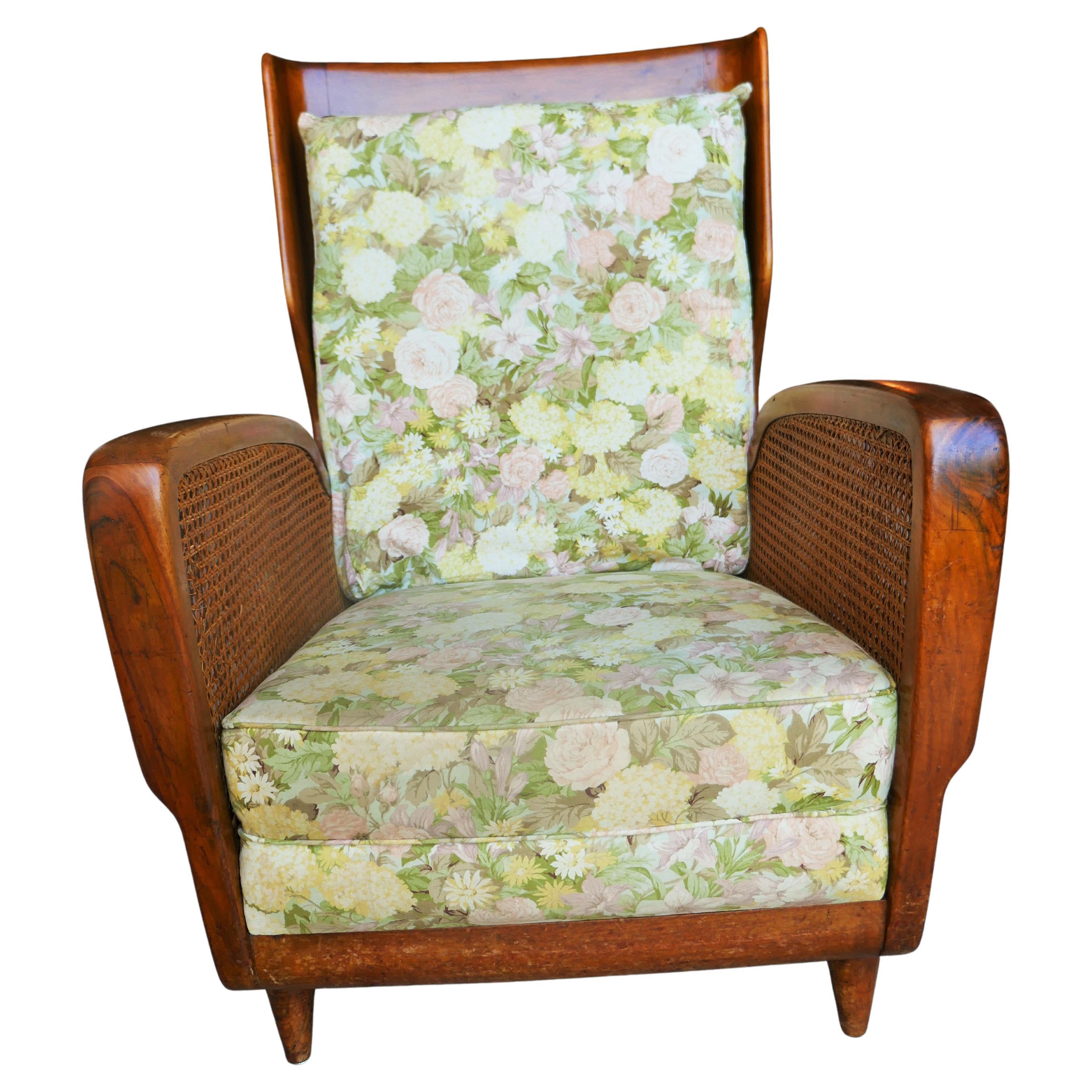 Armchair by Gio Ponti for Cassina
Defects on the Vienna cane, as shown in the photo.
Good condition.
Thank you.