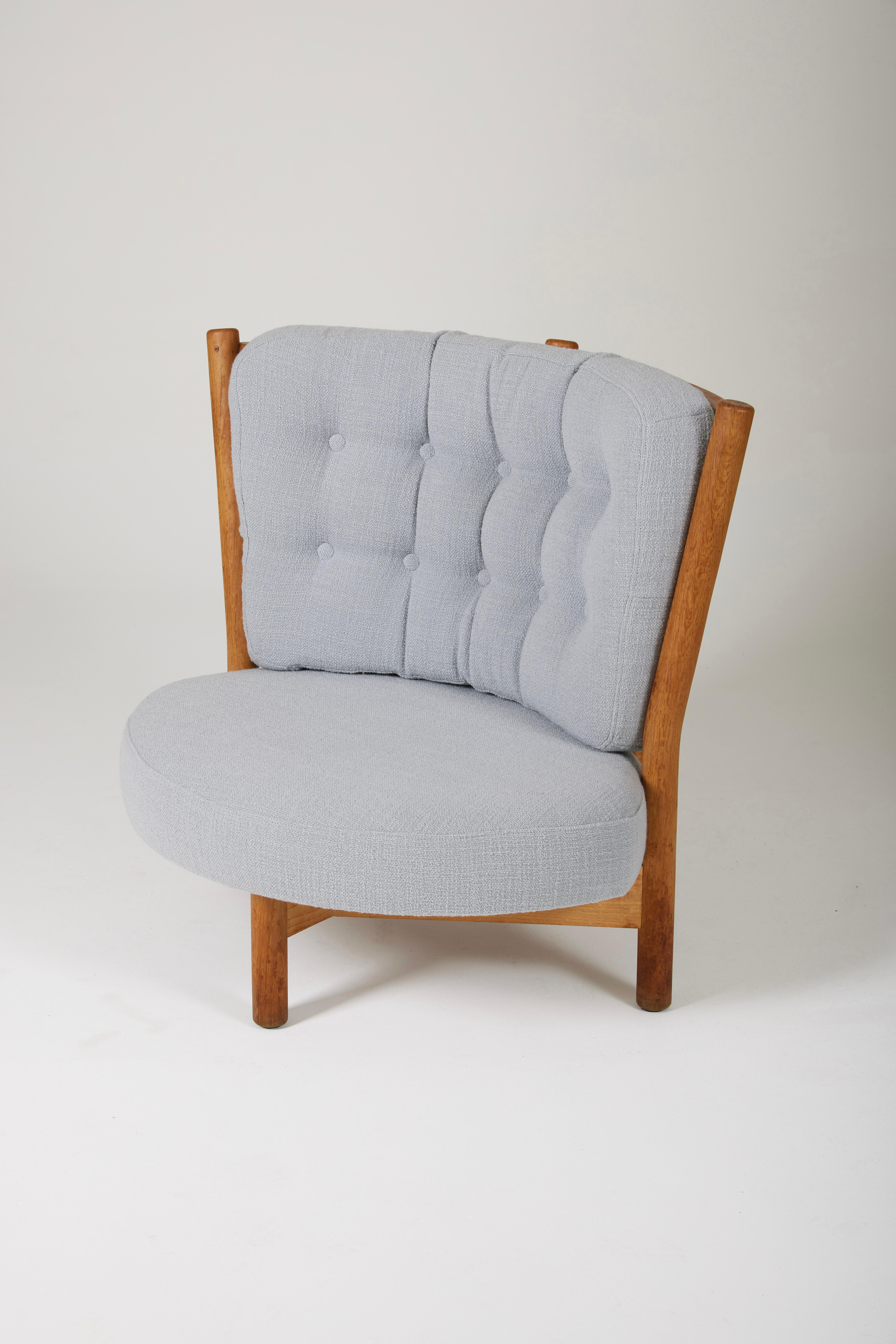 Armchair by Guillerme and Chambron, from the 1960s. Oak frame, seat and backrest completely reupholstered with high-quality 