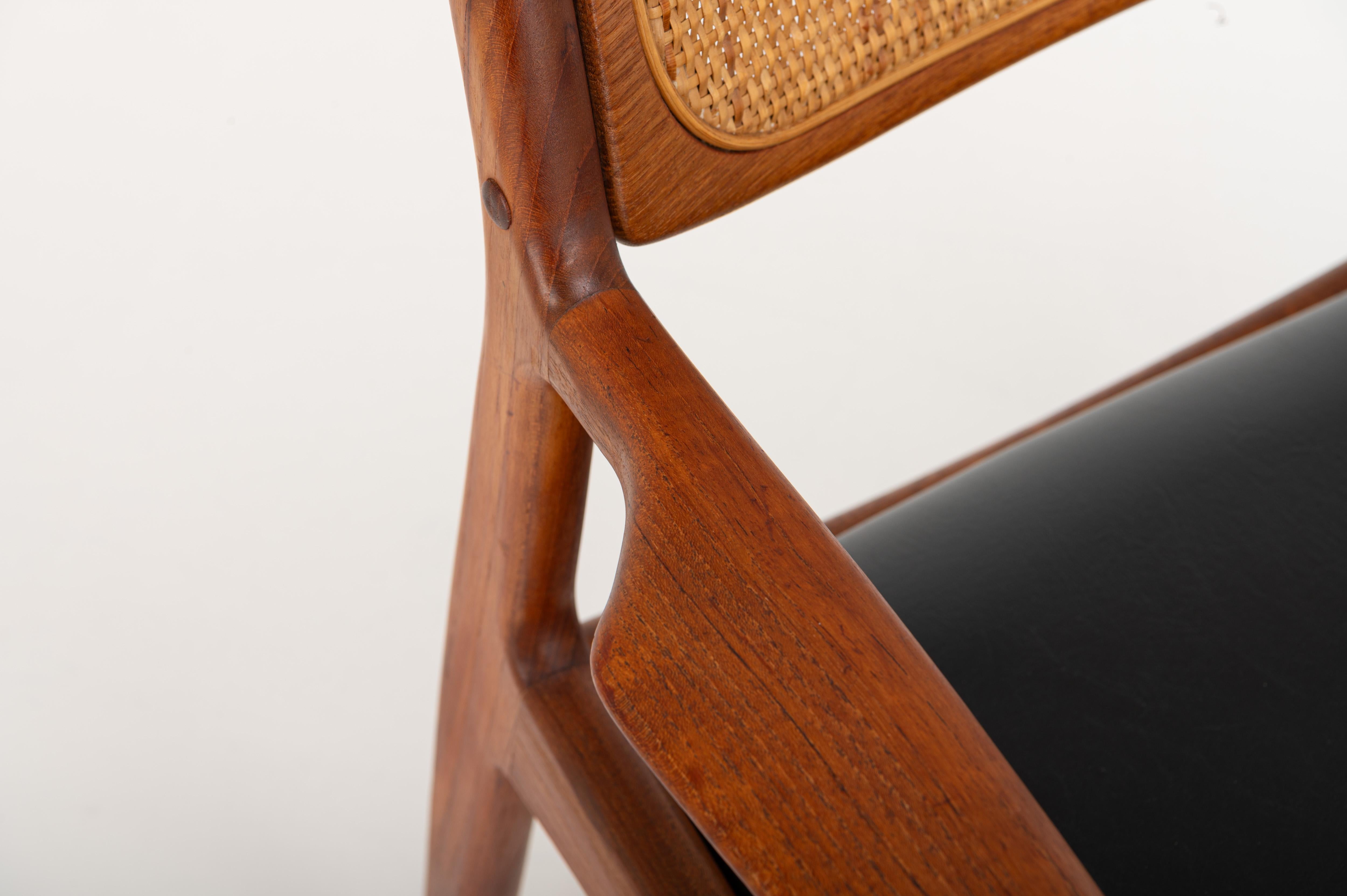 Poltrona di Ib Kofod-Larsen per Christian Linnebergs Mobelfabrik, Danimarca 1960 in vendita 1