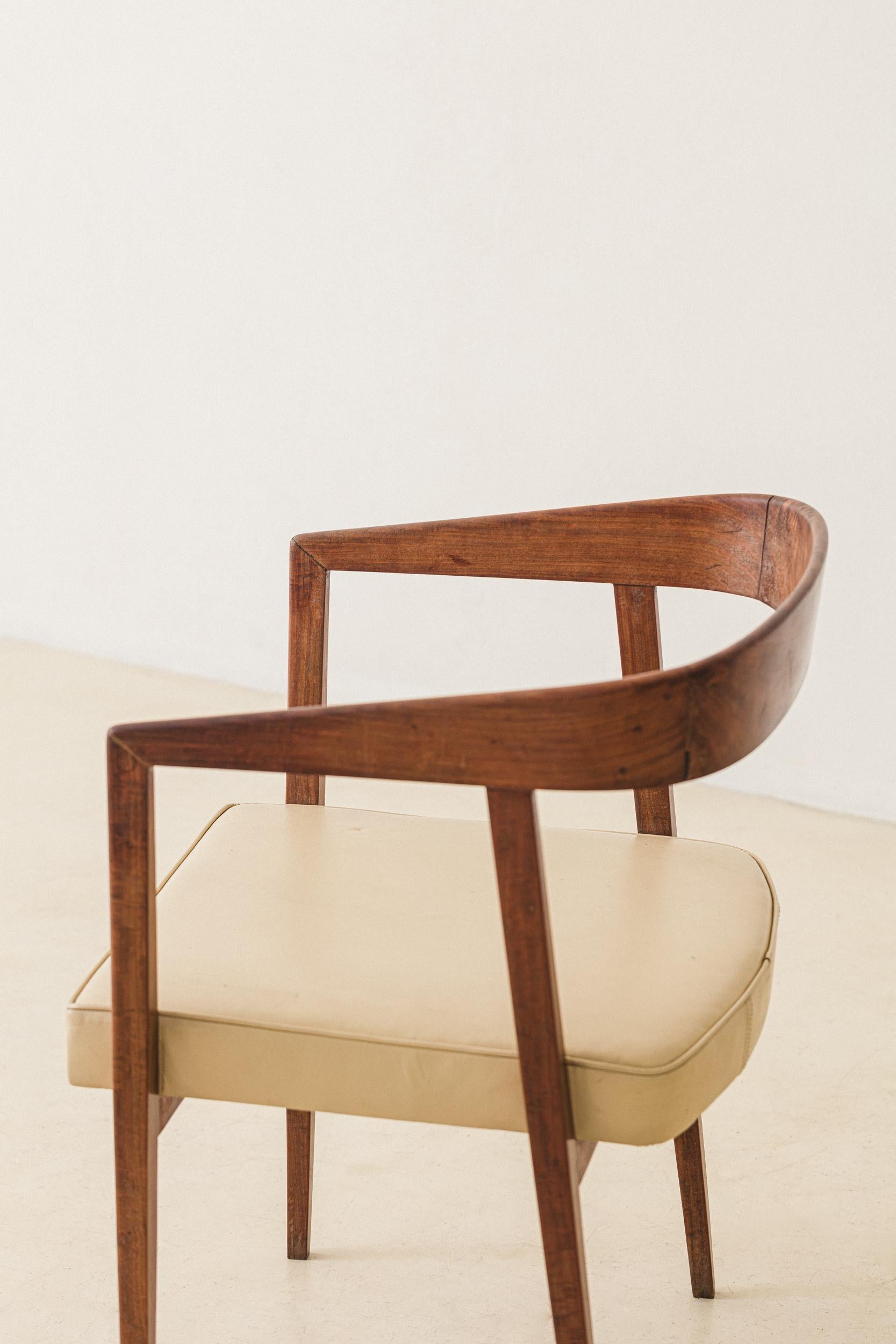Sillón de Joaquim Tenreiro, Cabreuva maciza, Mediados de siglo, Brasil, Años 50 en venta 4