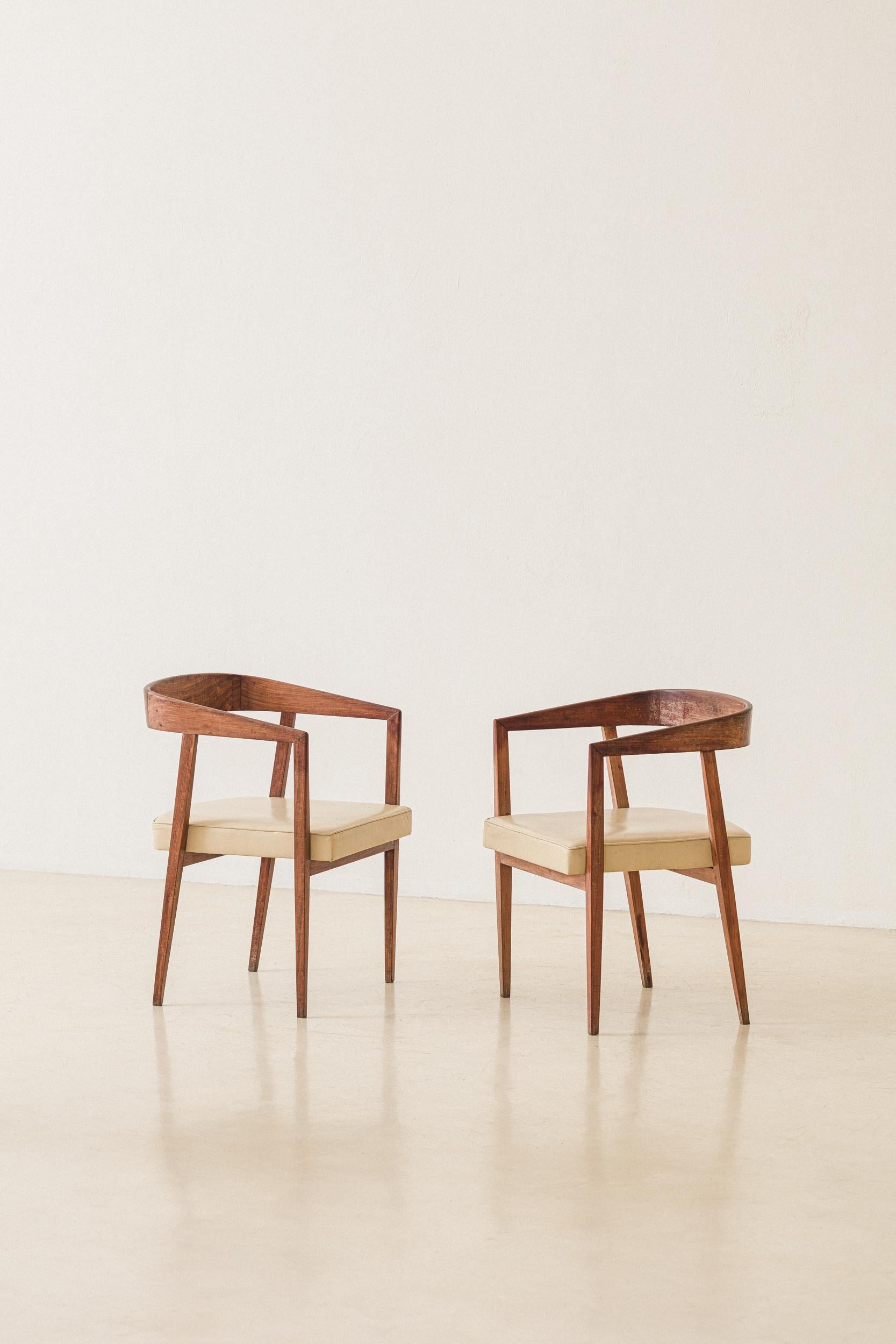 Sillón de Joaquim Tenreiro, Cabreuva maciza, Mediados de siglo, Brasil, Años 50 Moderno de mediados de siglo en venta