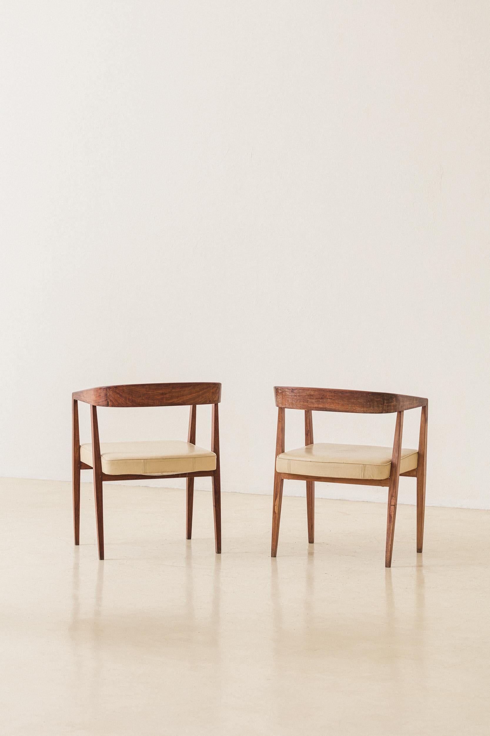 Sillón de Joaquim Tenreiro, Cabreuva maciza, Mediados de siglo, Brasil, Años 50 en Bueno estado para la venta en New York, NY