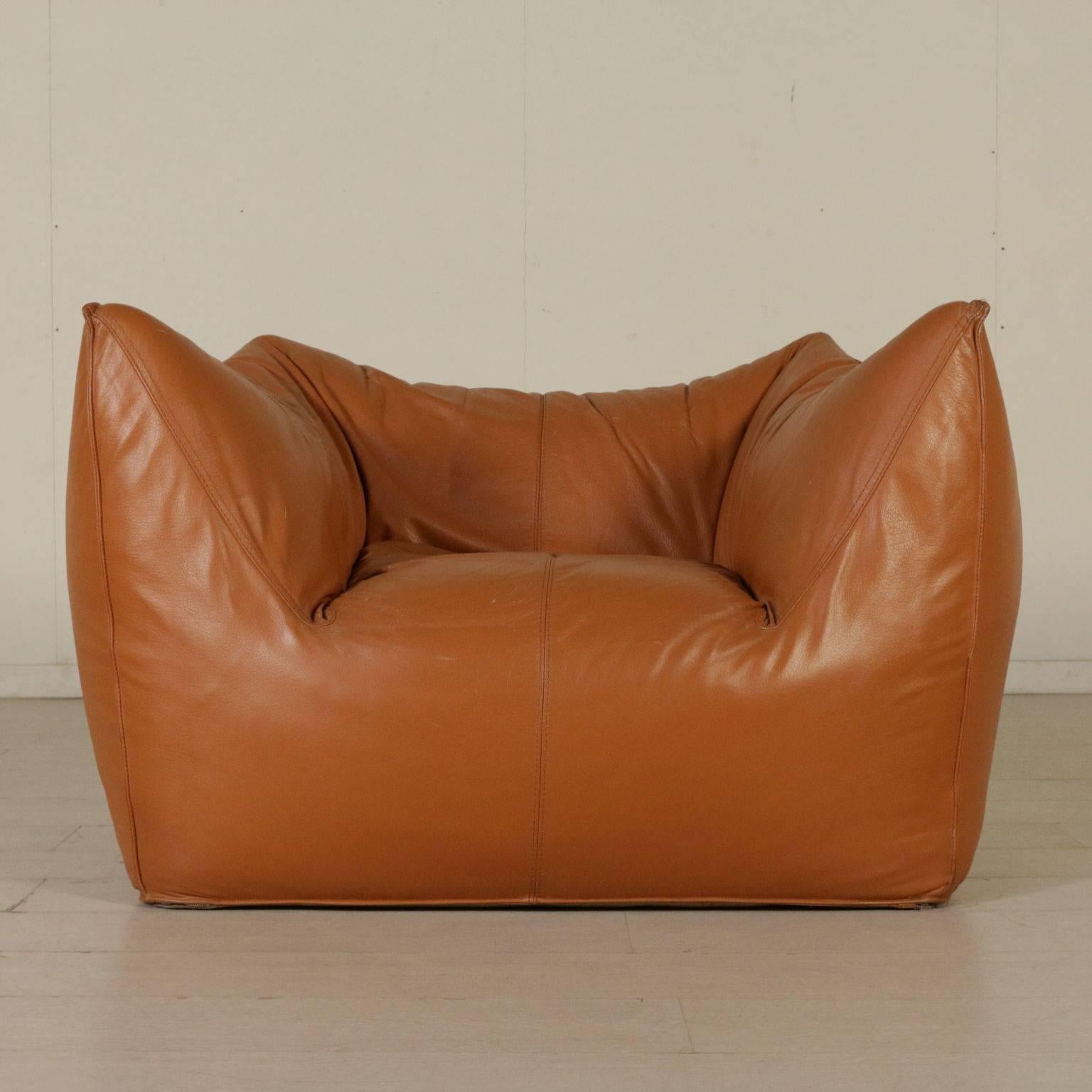 An armchair designed by Mario Bellini (1935) for B&B, foam padding, leather upholstery. Model: Le bambole. Manufactured in Italy, 1970s-1980s.