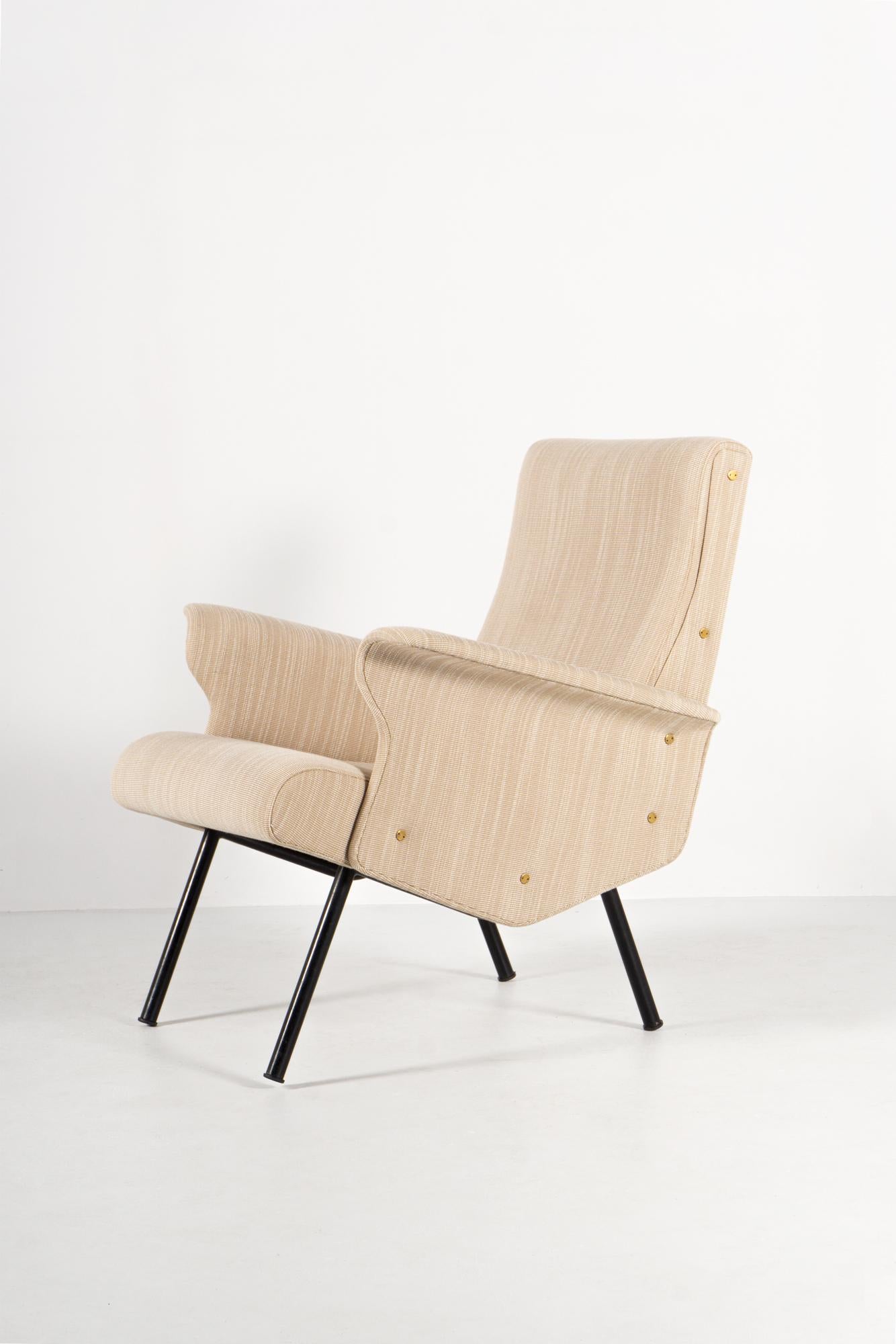 Armchair by Osvaldo Borsani / Tecno Milano 1955 In Excellent Condition For Sale In Berlin, DE