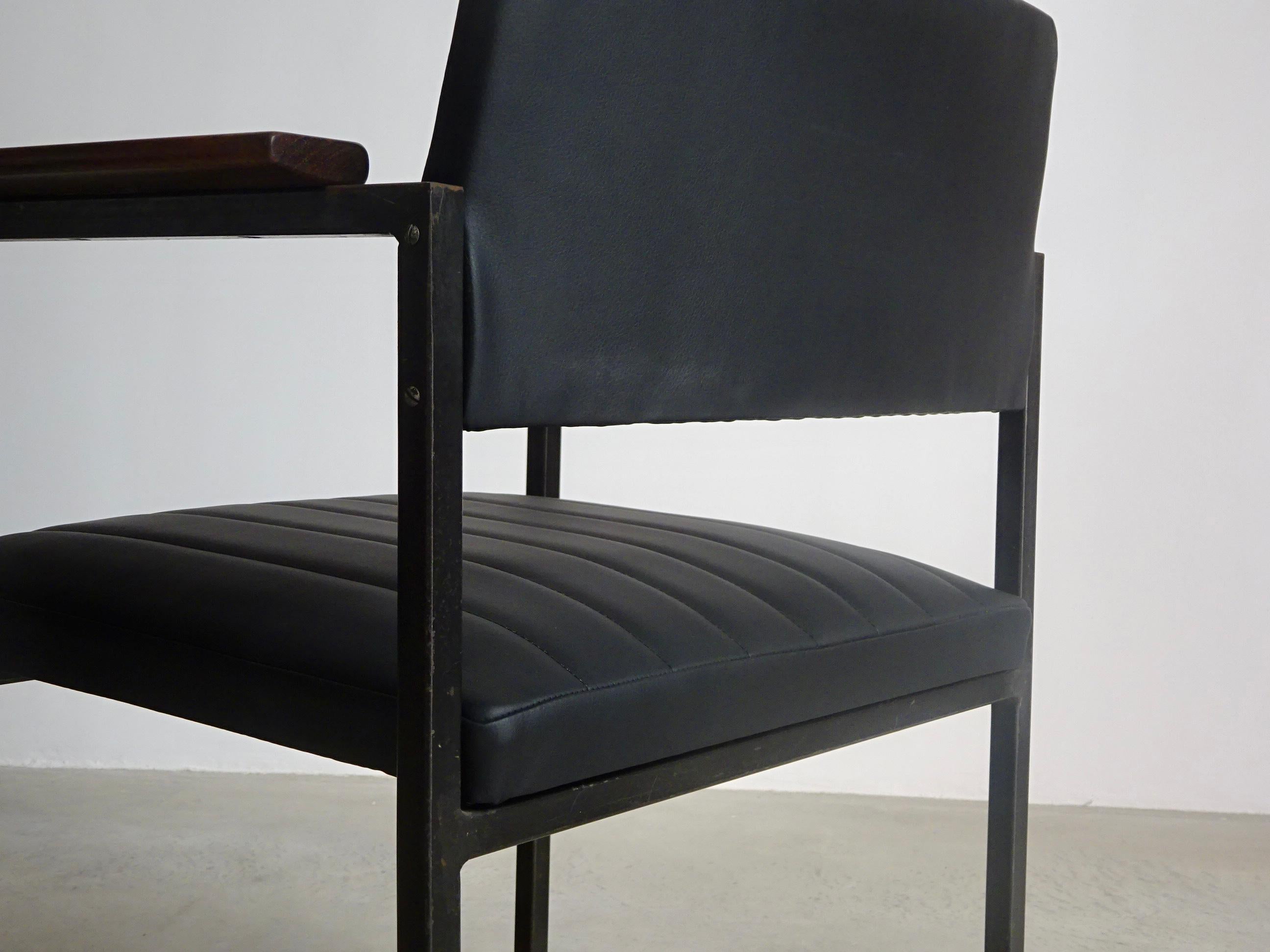 Armchair by Sérgio Rodrigues For Sale 3
