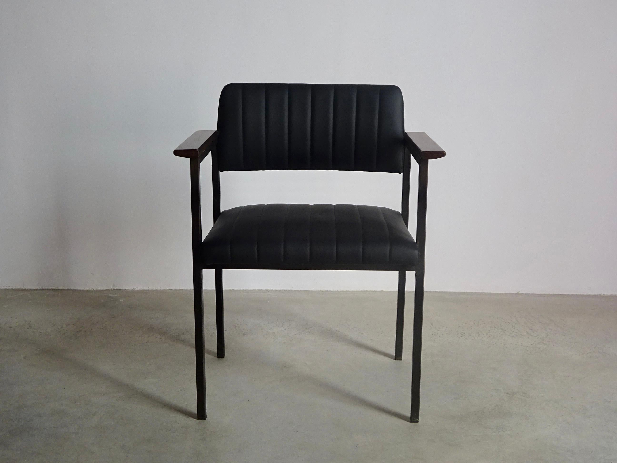 Mid-Century Modern Armchair by Sérgio Rodrigues For Sale