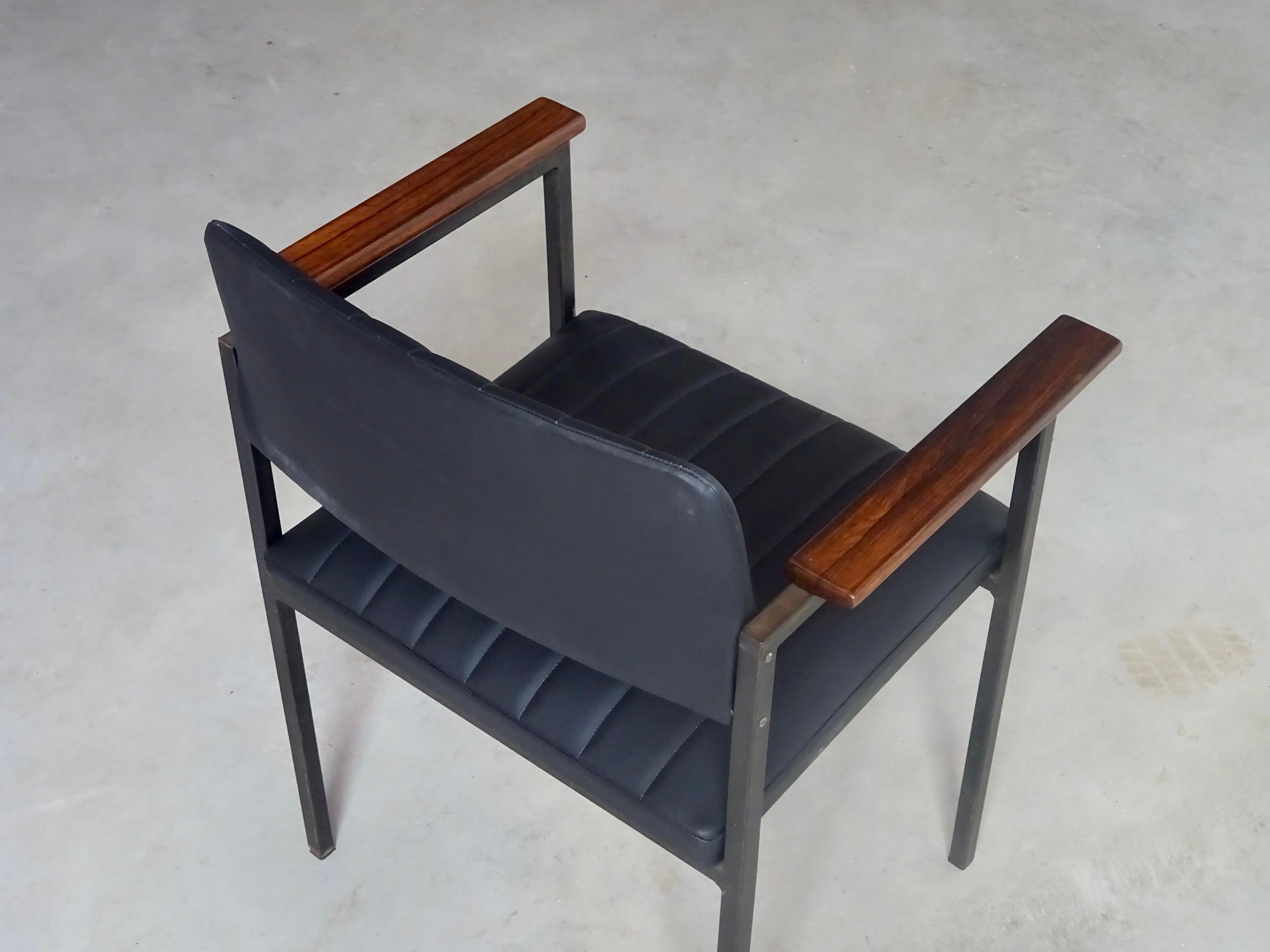 Armchair by Sérgio Rodrigues For Sale 2