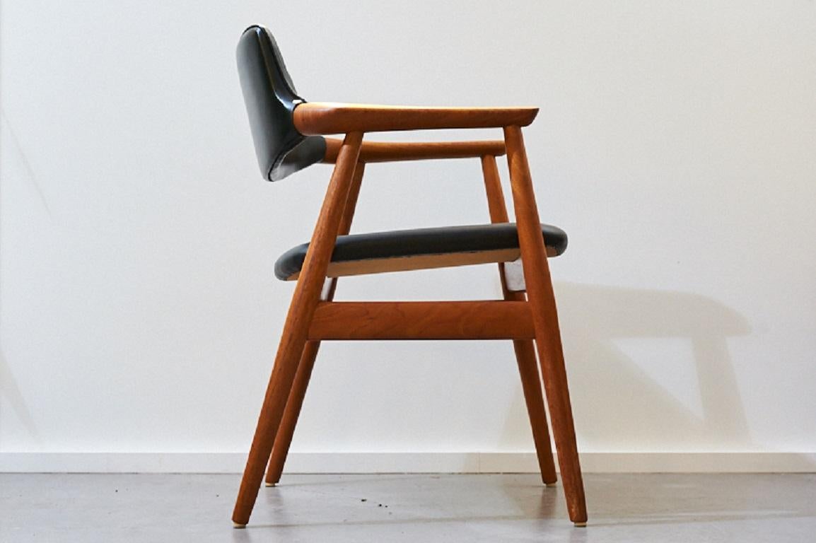 Armchair by Svend Age Eriksen, Teak, 1960s In Good Condition For Sale In Zurich, Zurich