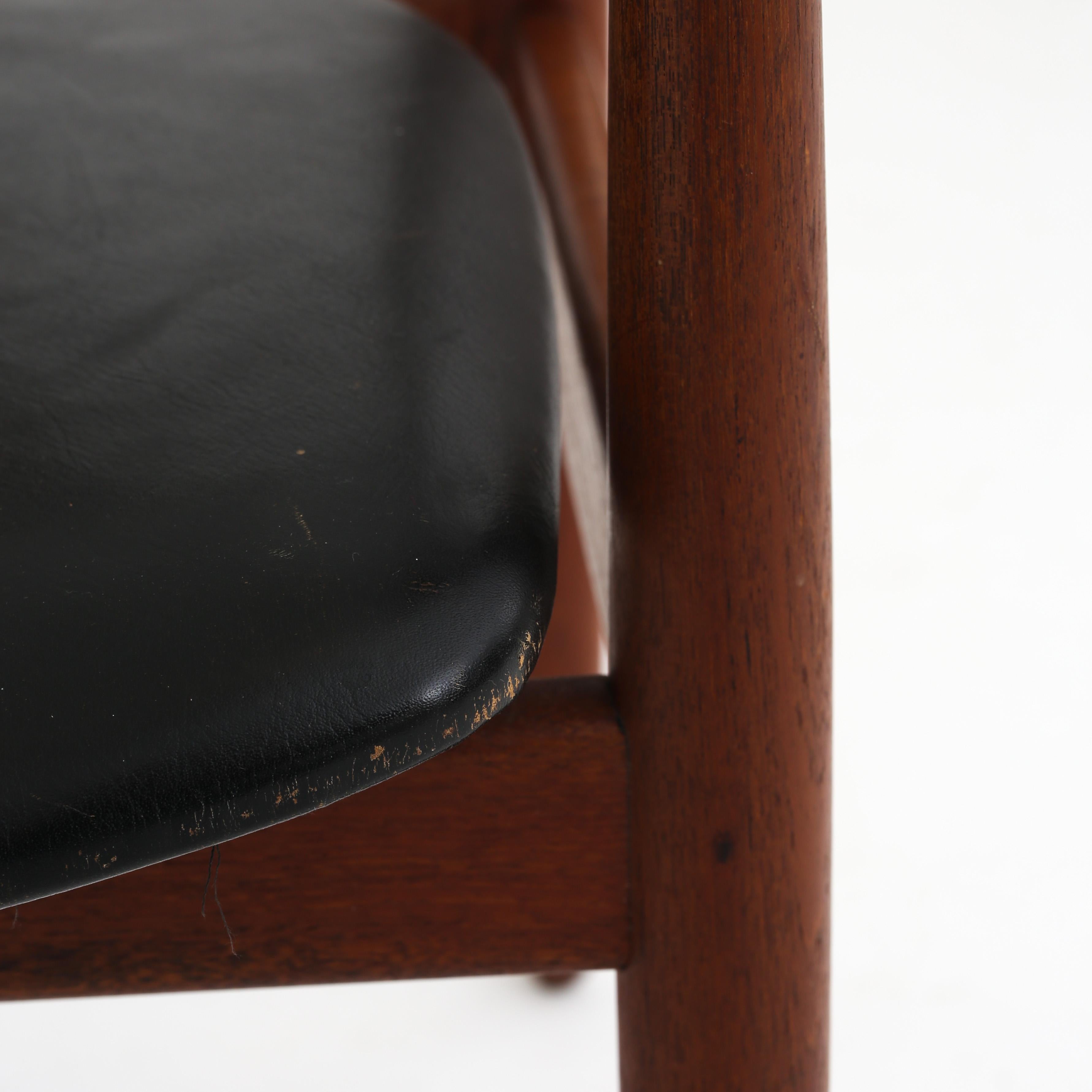 Tove & Edvard Kindt Larsen / Sorø Stolefabrik. Armchair in teak and black patinated leather.