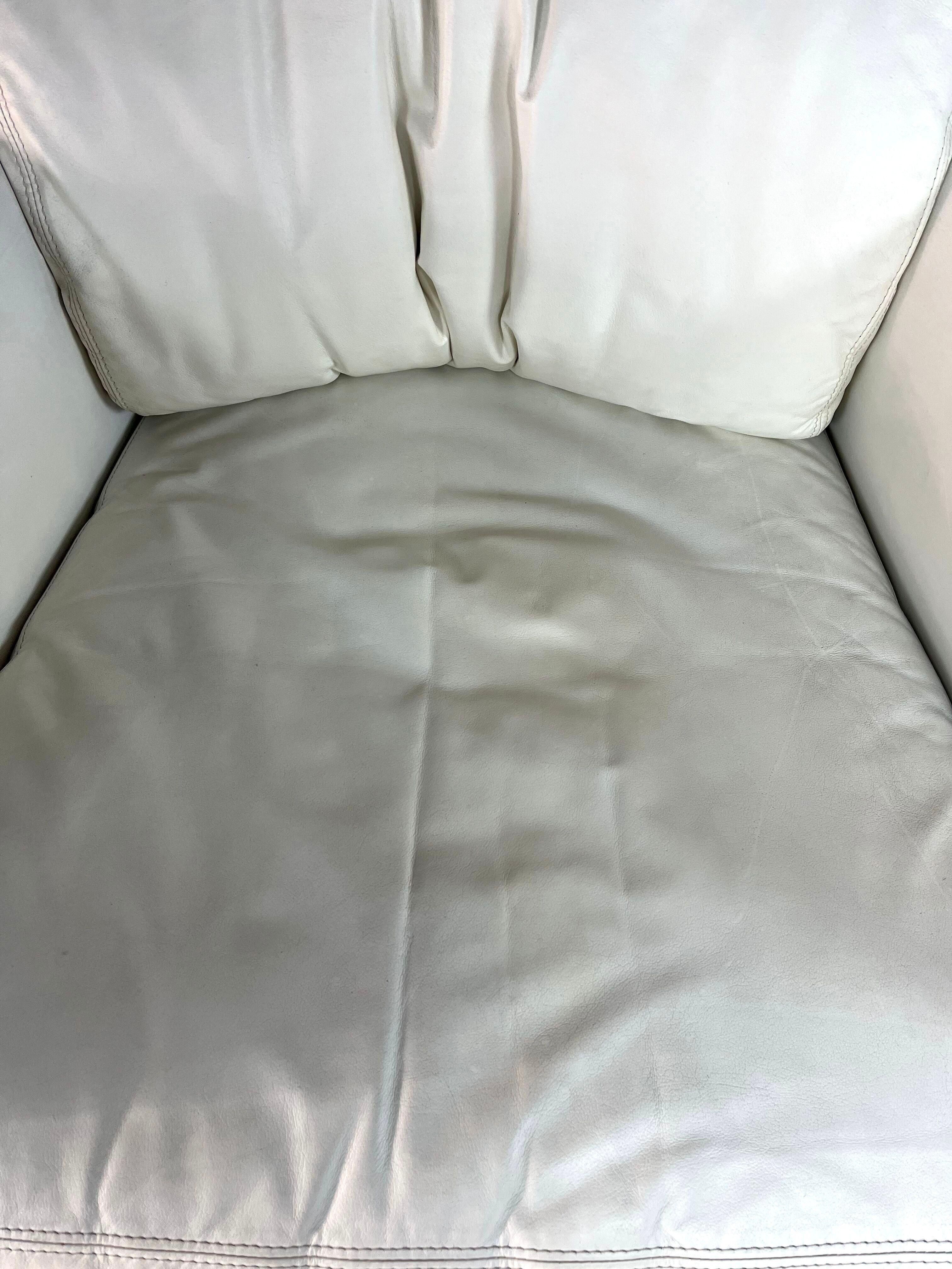 Armchair by Umberto Asnago for Giorgetti In Good Condition For Sale In Bridgeport, CT