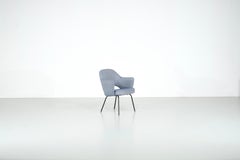 Fauteuil Conference d'Eero Saarinen produit par Knoll pour IBM, USA 1957.