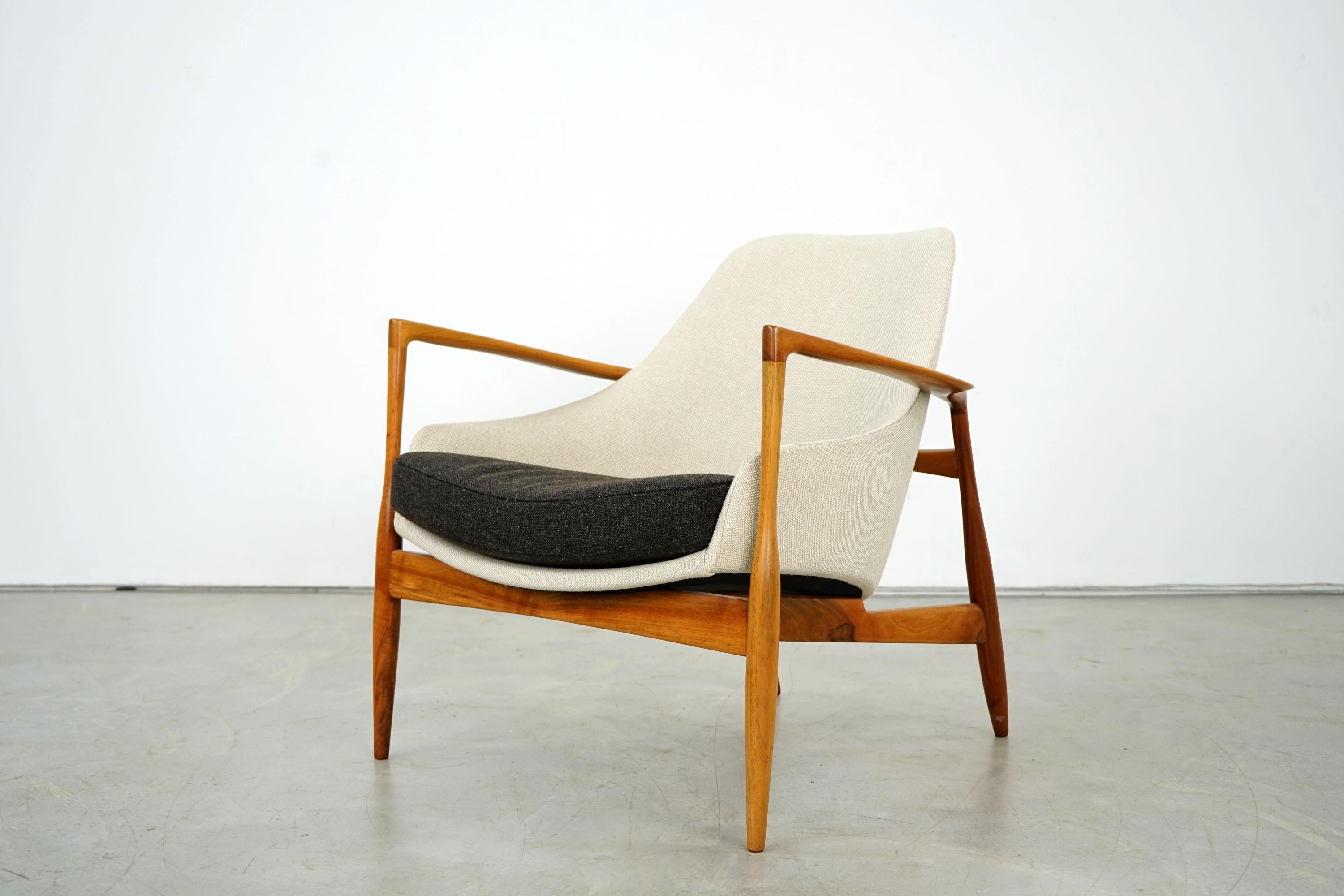 Ib Kofod-Larsen re-designed his version of the Elizabeth Group in 1958 for the German manufacturer Laauser. Armchair 