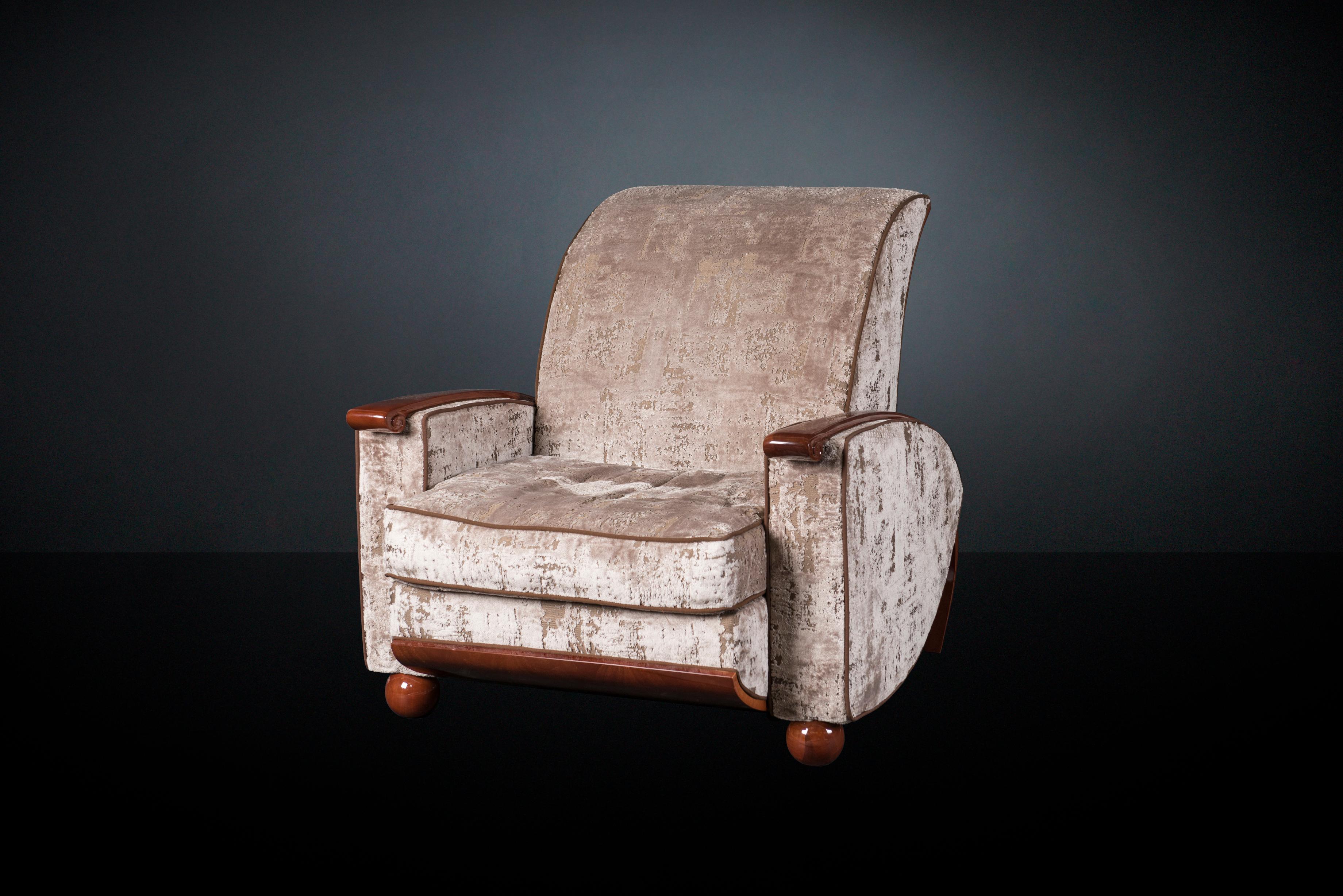 Modern Armchair Deco, Made in Italy For Sale