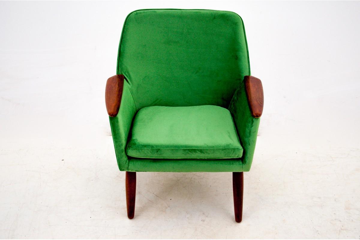 Armchair, Denmark, 1960s.

A timeless form combined with bold upholstery colors will fit in perfectly and liven up contemporary interiors.

Very good condition, after professional renovation and replacement of upholstery. Wooden elements have been