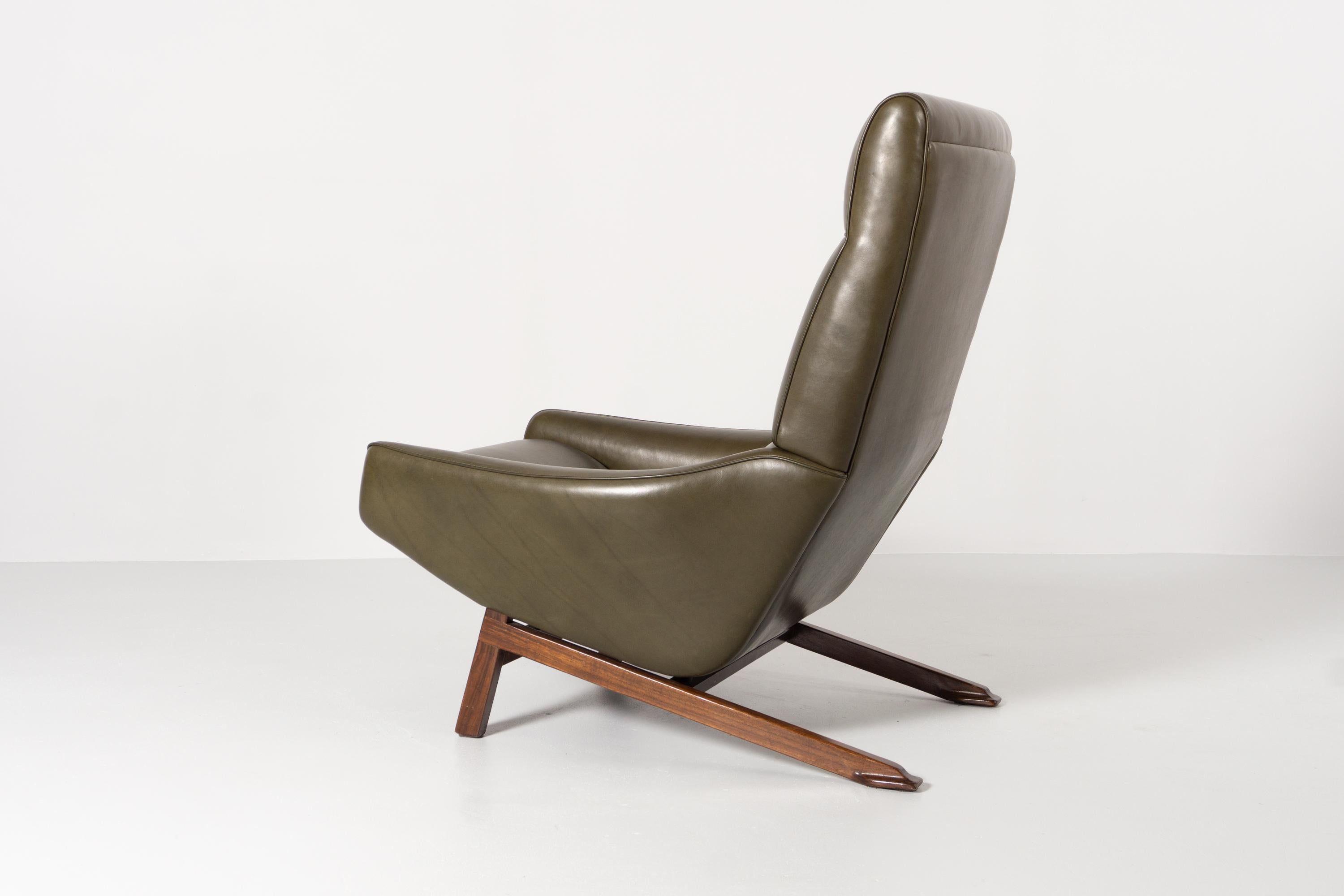 Mid-Century Modern Armchair Designed by Gianfranco Frattini 1960 Model '880' For Sale