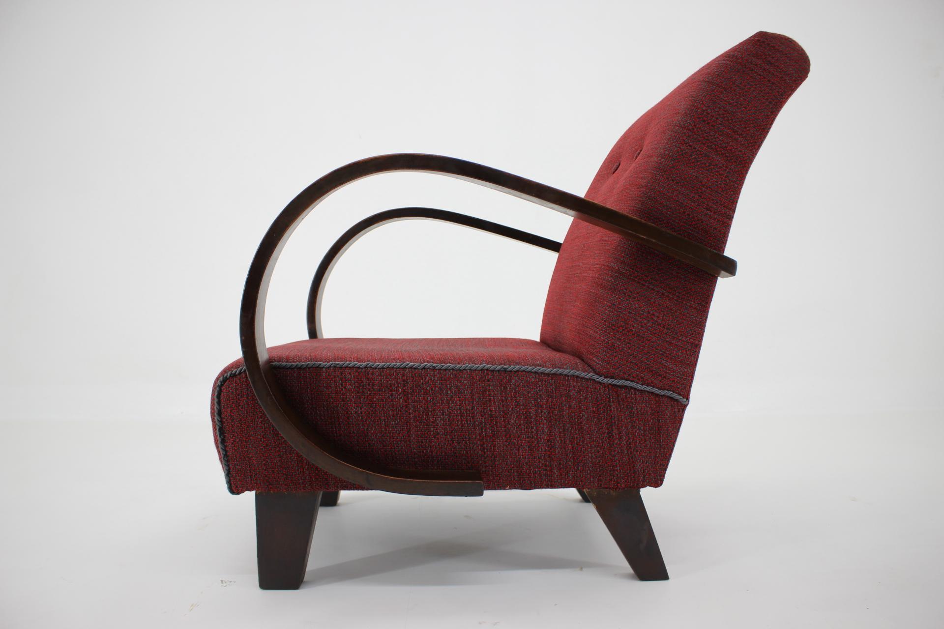 Sessel entworfen von Jindrich Halabala, 1950er Jahre (Tschechisch) im Angebot