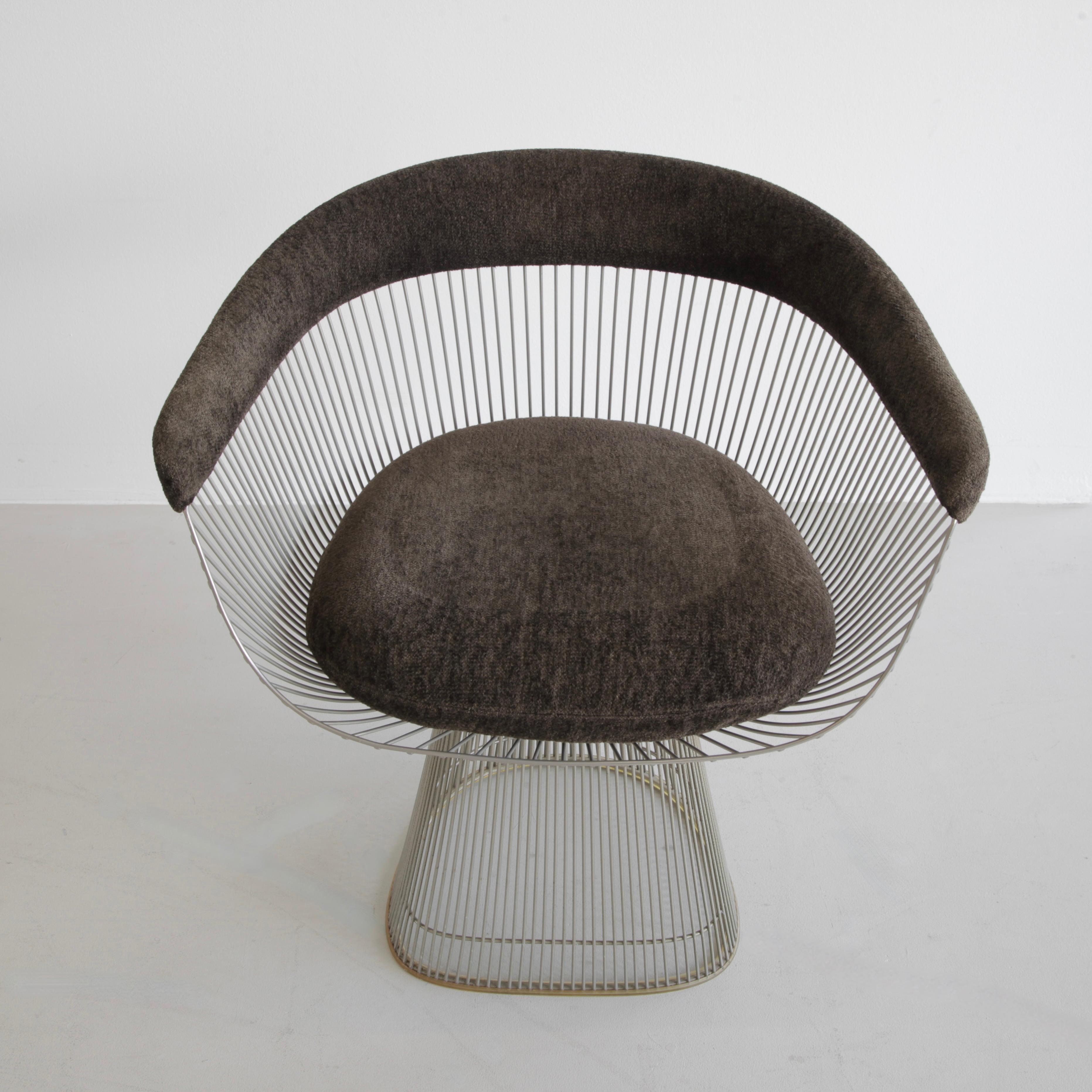 Armchair designed by Warren Platner. U.S.A., Knoll International, 1966.

Wonderful vintage chair in polished nickel, upholstered in dark chocolate velvet. A perfect chair dating from the 1970's.

Literature: Fiell, Charlotte & Peter. Die