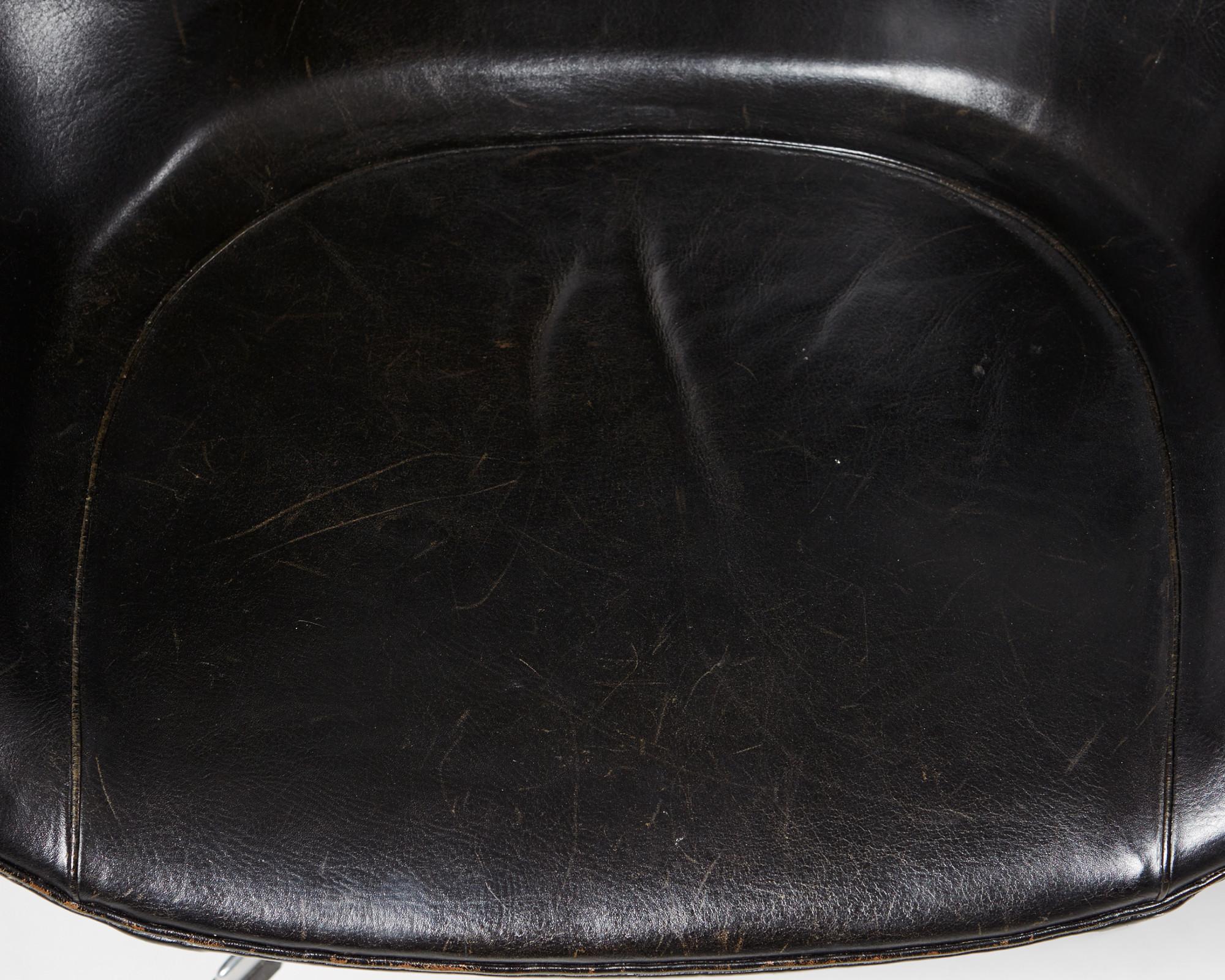 Armchair “Egg Chair” Designed by Arne Jacobsen for Fritz Hansen, Denmark, 1958 In Excellent Condition In Stockholm, SE