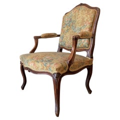 Fauteuil à La Reine de style Louis 15 du 18ème siècle