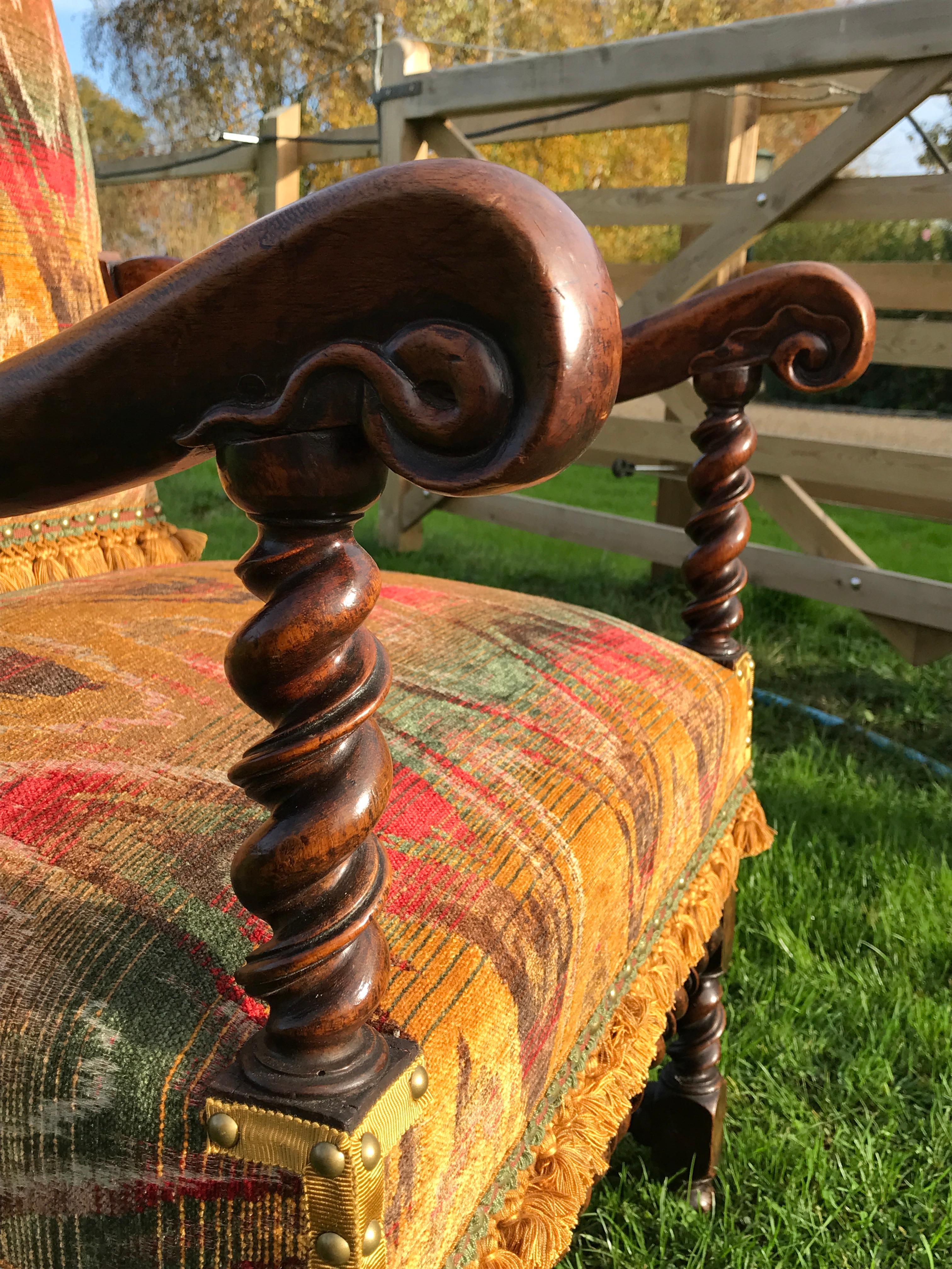 Armlehnstuhl, Flemish Nussbaum gepolstert Bargello Scroll Arm Barley twist Barock im Angebot 1