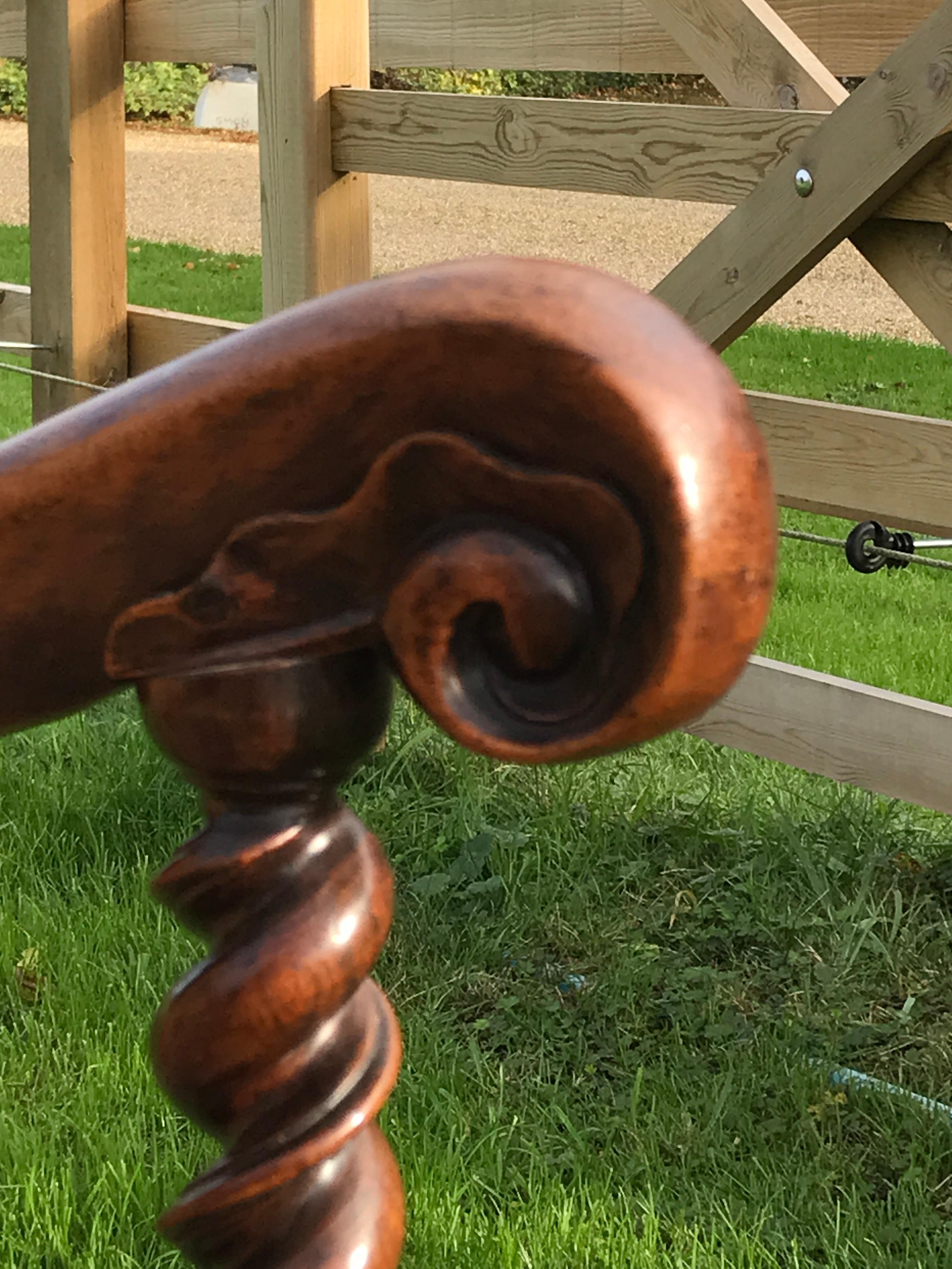 Armlehnstuhl, Flemish Nussbaum gepolstert Bargello Scroll Arm Barley twist Barock im Angebot 3