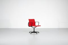 Armchair for " EA 117 " Charles Ray Eames for ICF USA 1969.