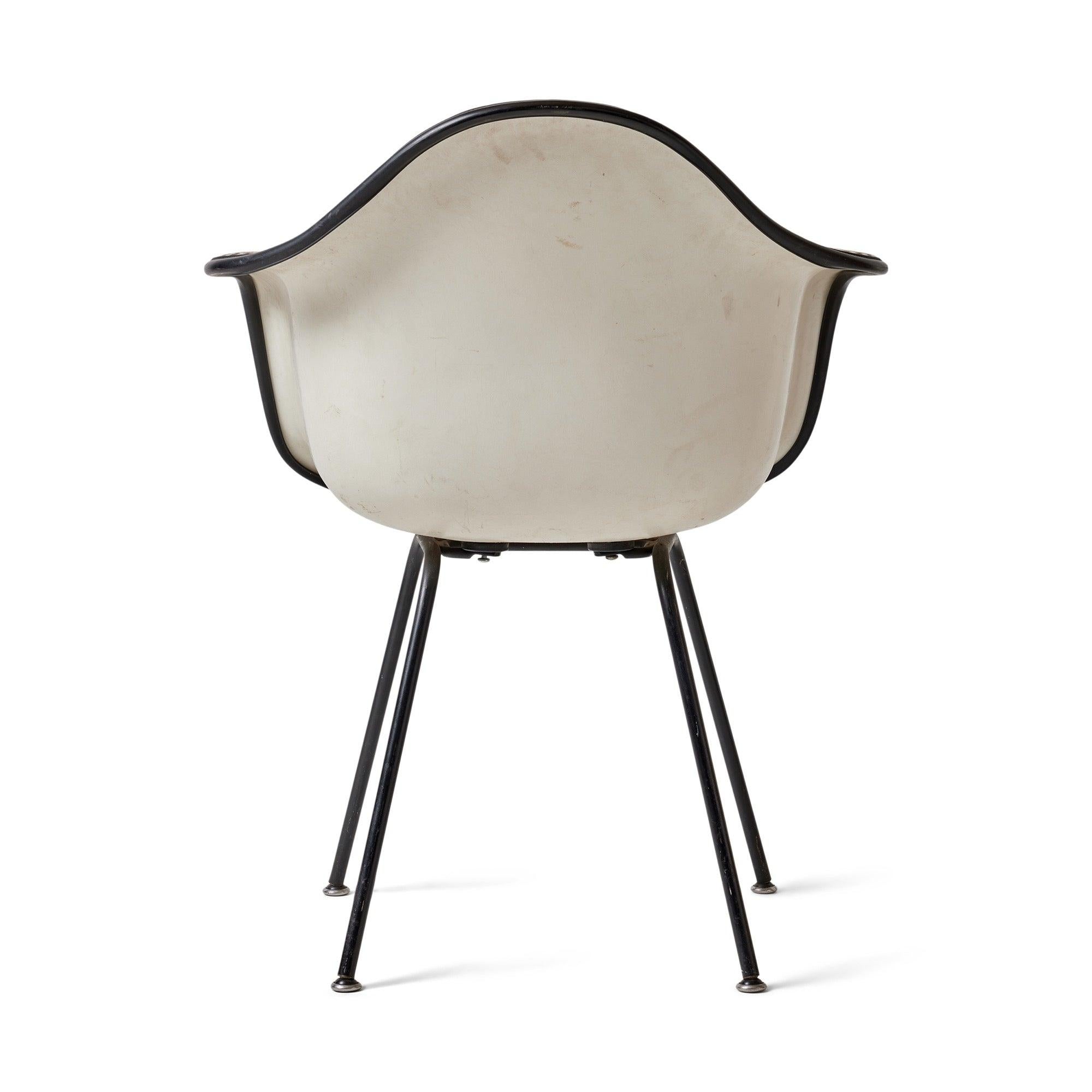 Armchair by Charles & Ray Eames for Herman Miller im Zustand „Relativ gut“ im Angebot in Sagaponack, NY