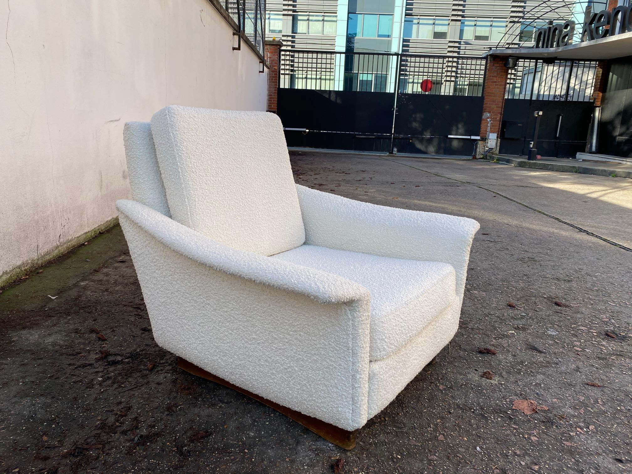 Large armchair for Steiner, France, 1960s
Reupholstered with a nice crème fabric.